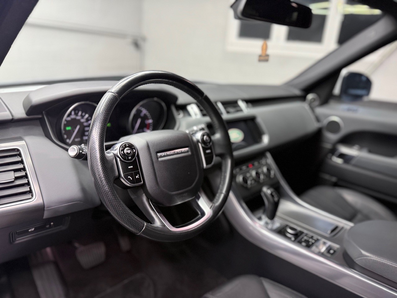 LAND ROVER Range Rover Sport 3.0 SDV6 SE Automatic-image-13