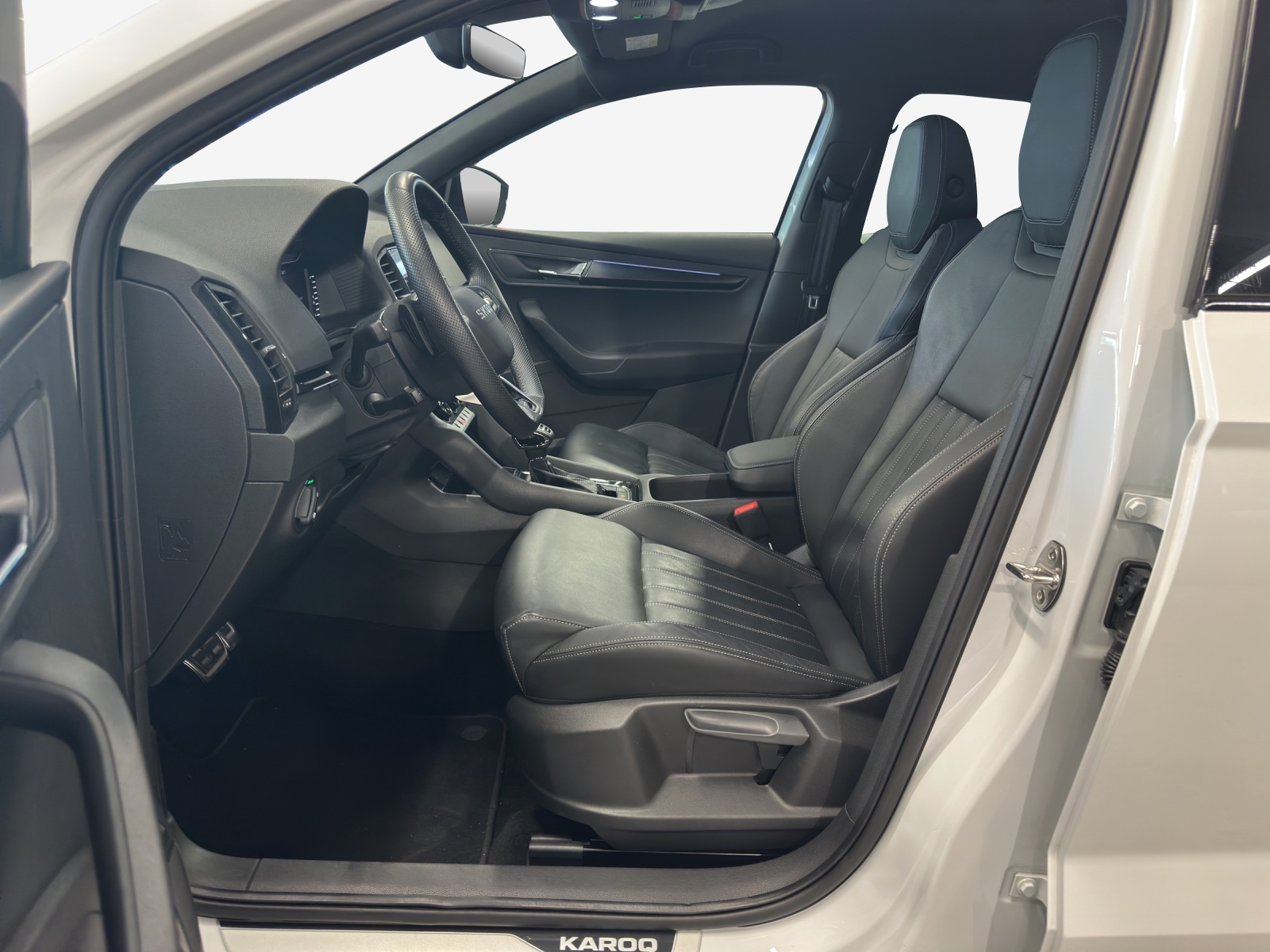 SKODA Karoq 2.0 TSI SportLine 4x4 DSG-image-7