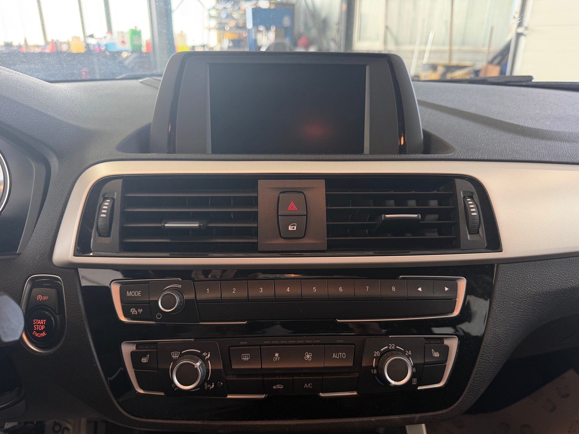 BMW 118d xDrive | CH-Auto | MFK 02.2025 | 6-Gang Getriebe | Ab Service-image-13