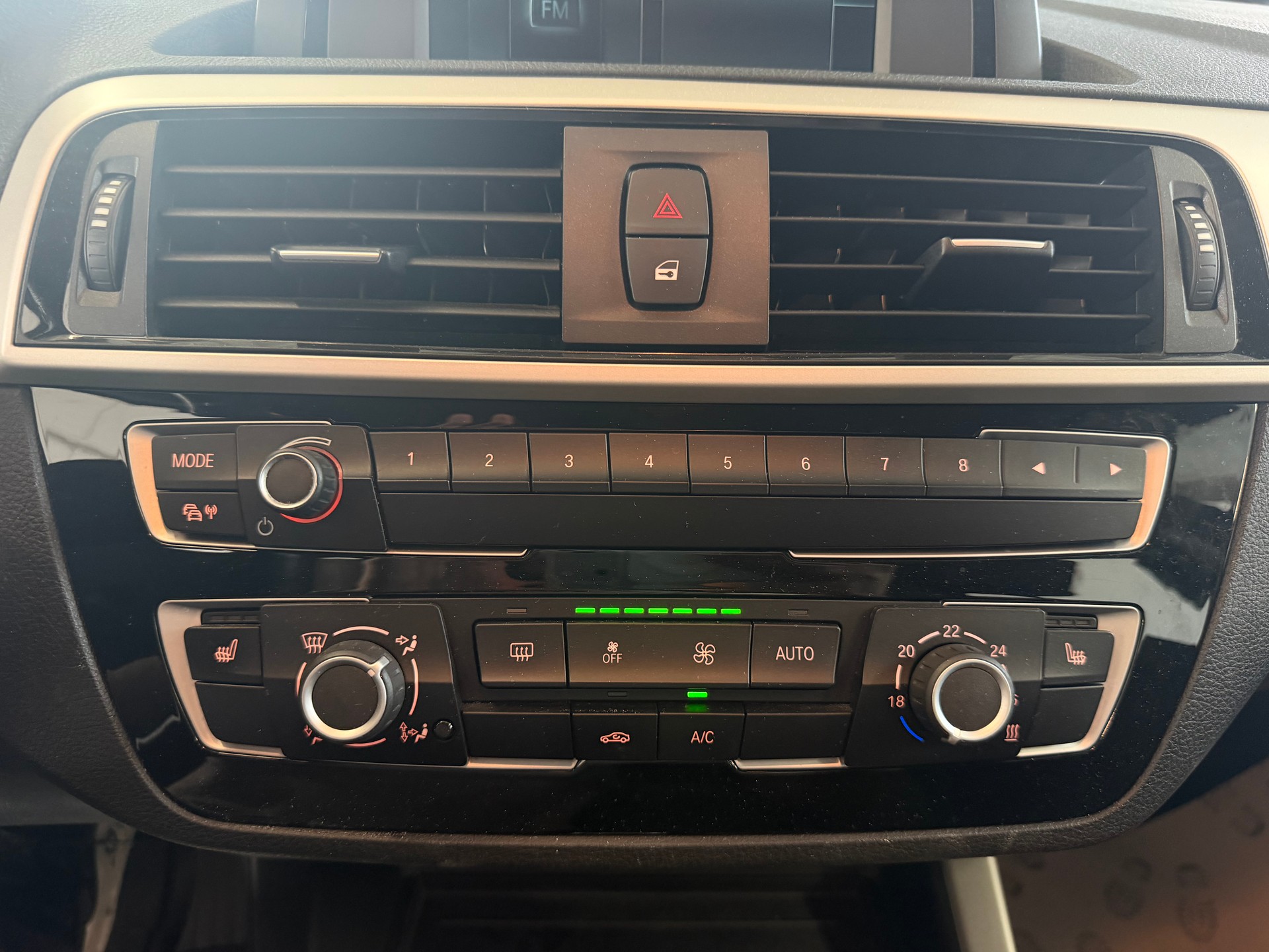 BMW 118d xDrive | CH-Auto | MFK 02.2025 | 6-Gang Getriebe | Ab Service-image-15