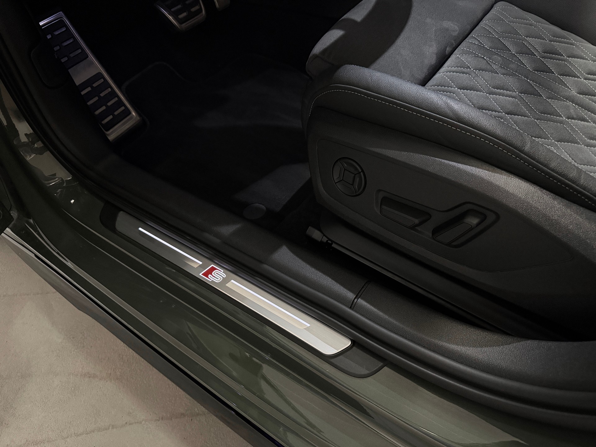AUDI A3 Sportback 35 TFSI S line S-tronic *Full options* *Garantie Audi 09/2029* *Services gratuits*-image-12