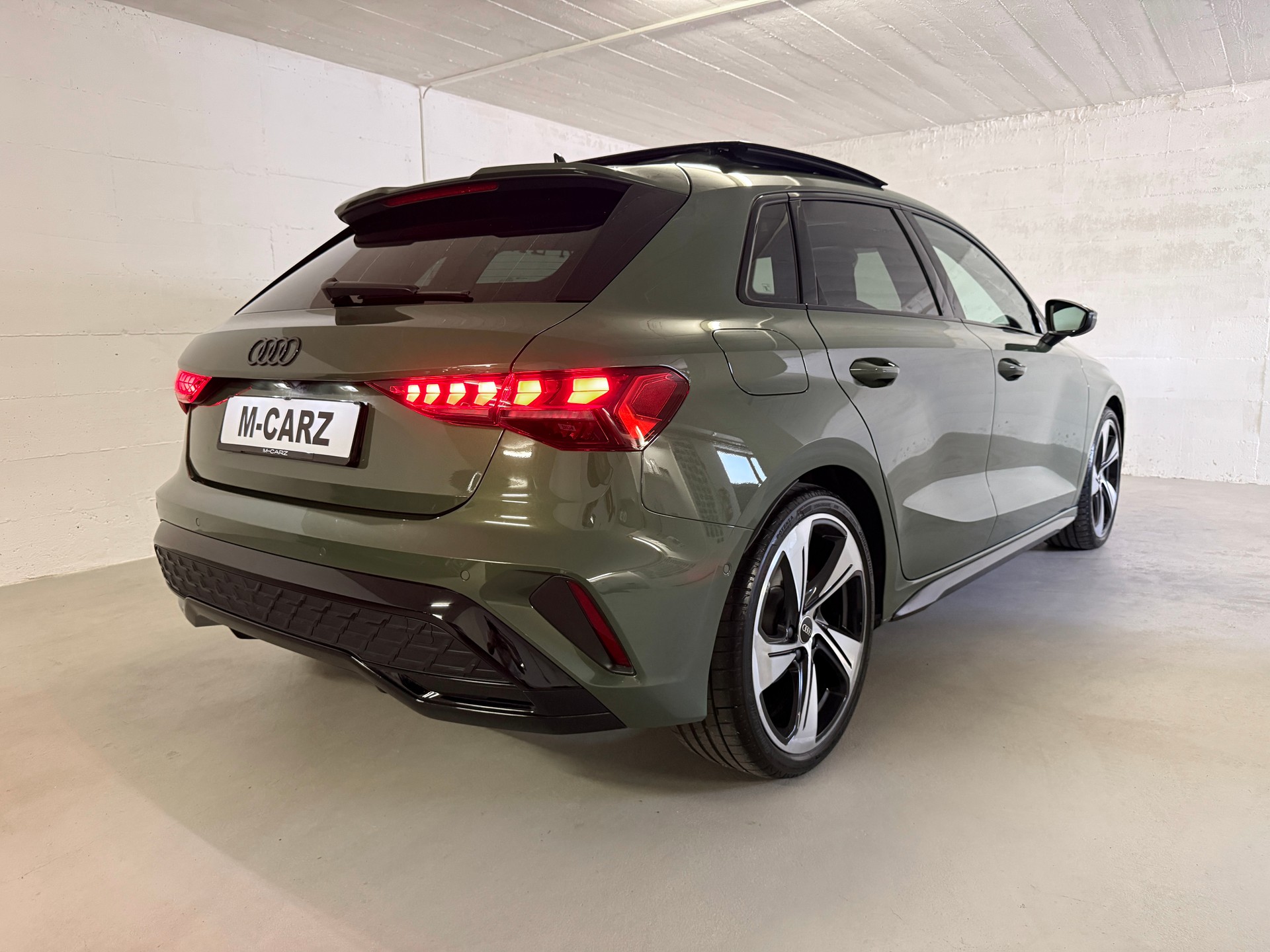AUDI A3 Sportback 35 TFSI S line S-tronic *Full options* *Garantie Audi 09/2029* *Services gratuits*