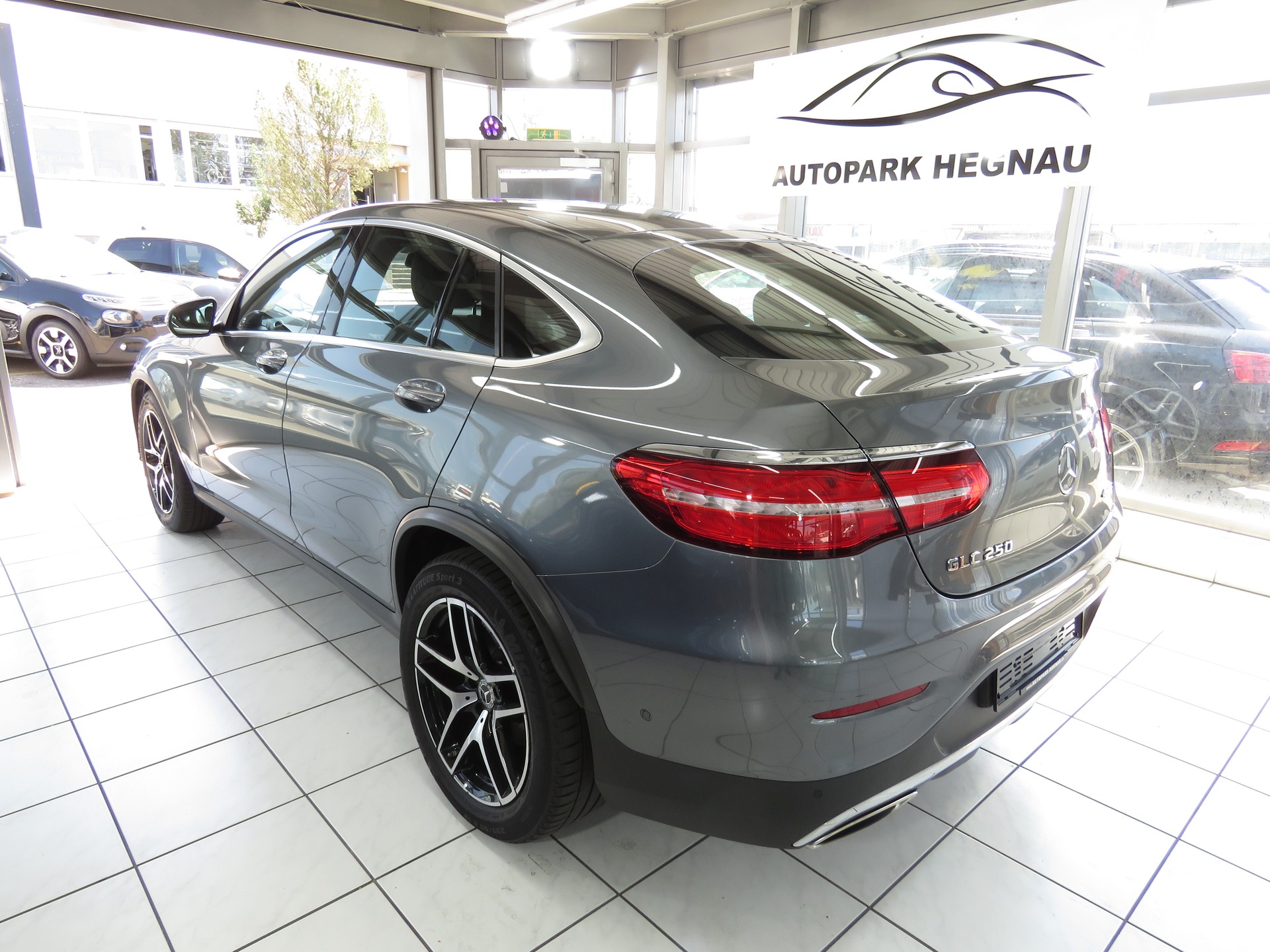 MERCEDES-BENZ GLC Coupé 250 AMG Line 4-Matic 9G-Tronic (Automat, AHK 2.4 t)-image-3