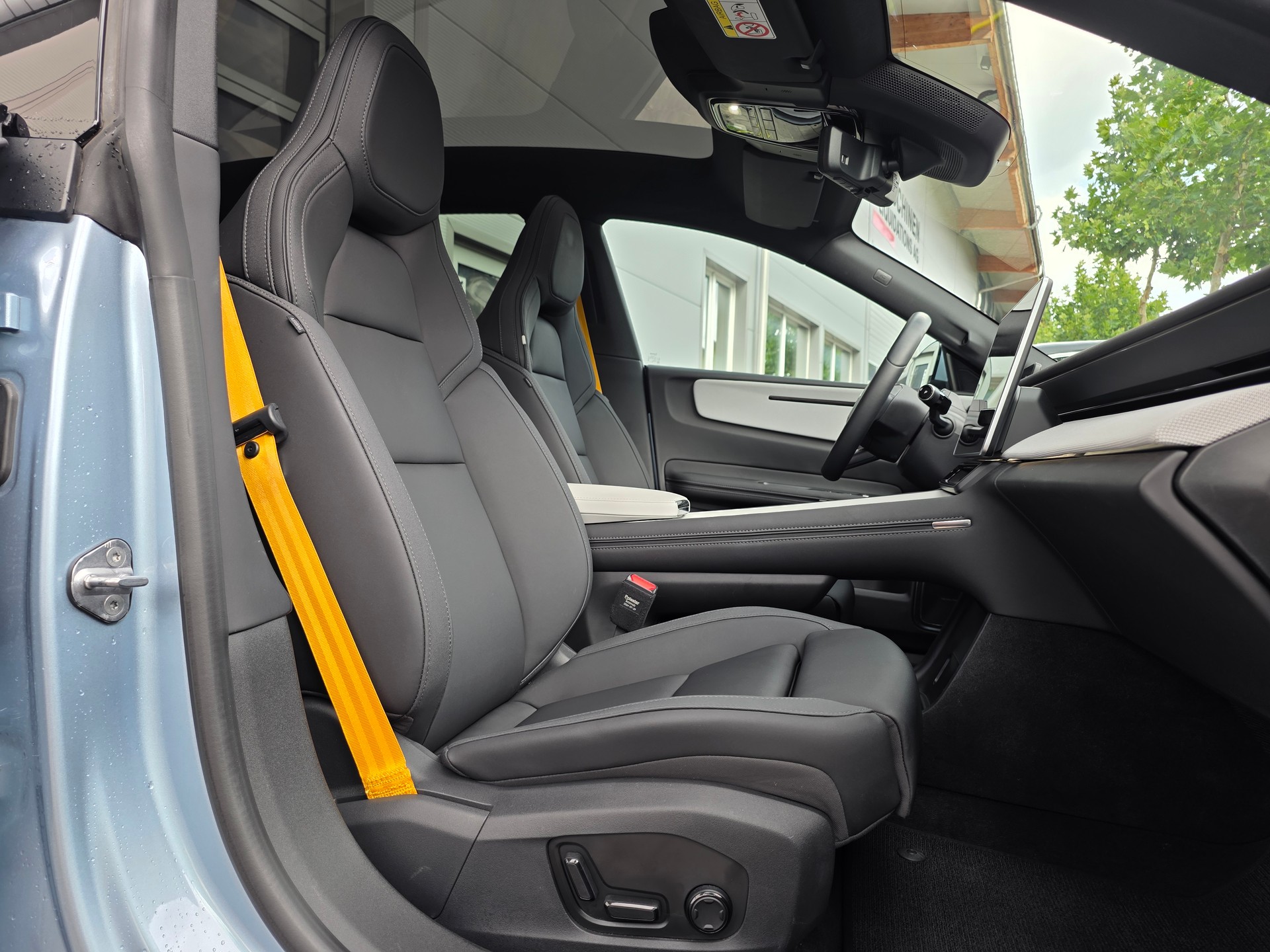 POLESTAR Polestar 4 Long Range Dual 100kWh ** GRATIS SERIVCE 5 JAHRE -PILOT PAKET -PAKET PLUS -PANORMA -GARANTIE BIS 03.2033 **-image-9