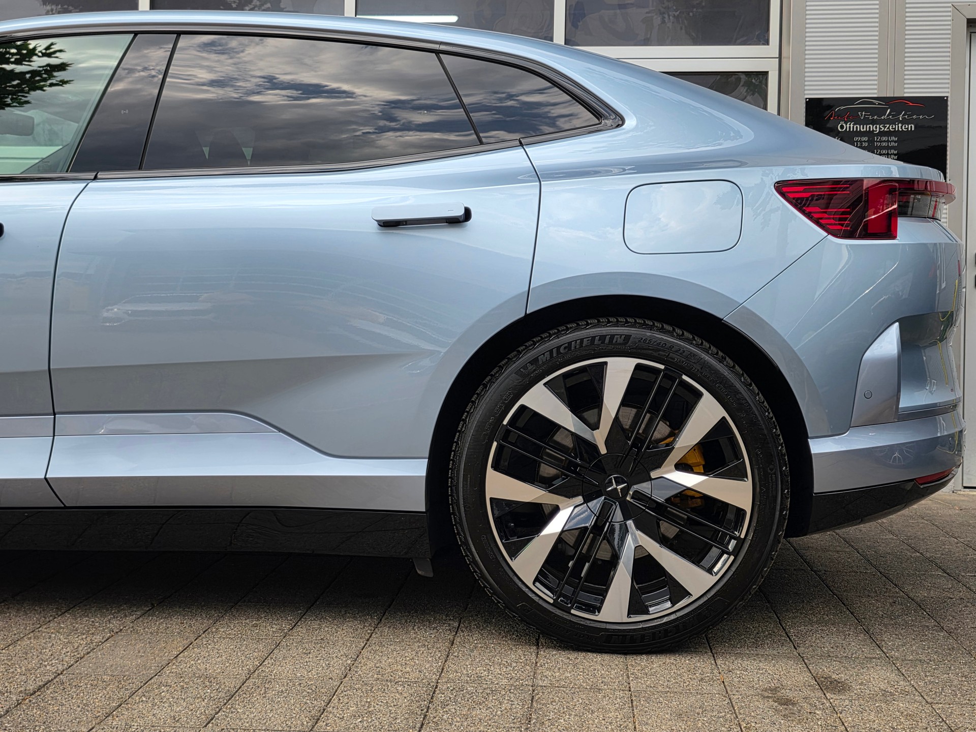POLESTAR Polestar 4 Long Range Dual 100kWh ** GRATIS SERIVCE 5 JAHRE -PILOT PAKET -PAKET PLUS -PANORMA -GARANTIE BIS 03.2033 **-image-4