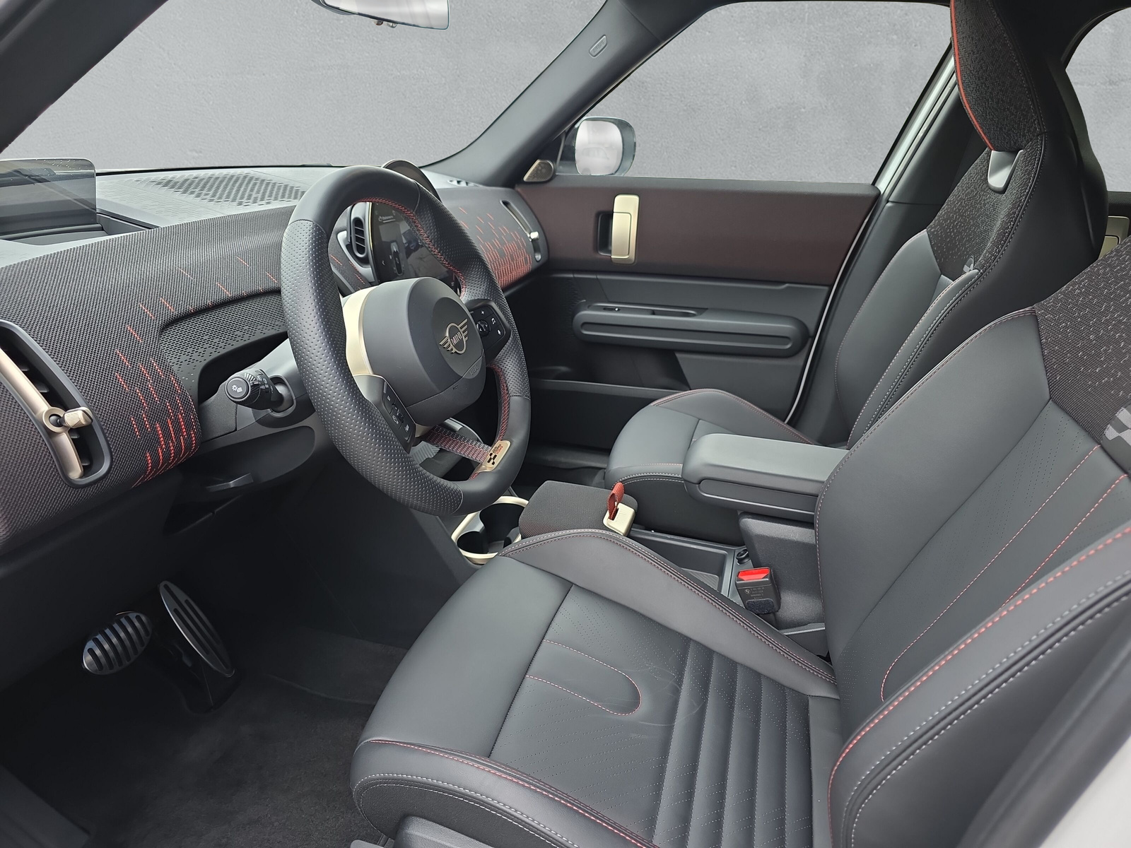 MINI Countryman John Cooper Works ALL4 U25 2.0i (CH)-image-11