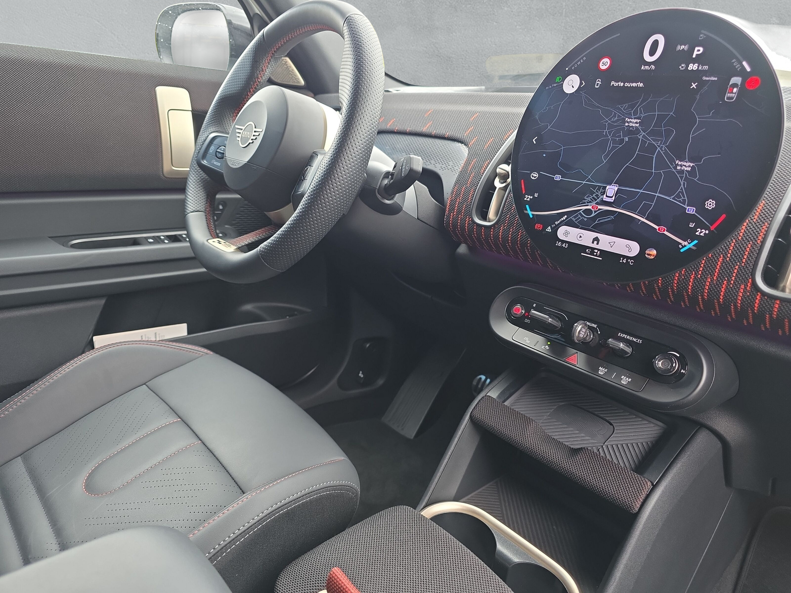 MINI Countryman John Cooper Works ALL4 U25 2.0i (CH)-image-14