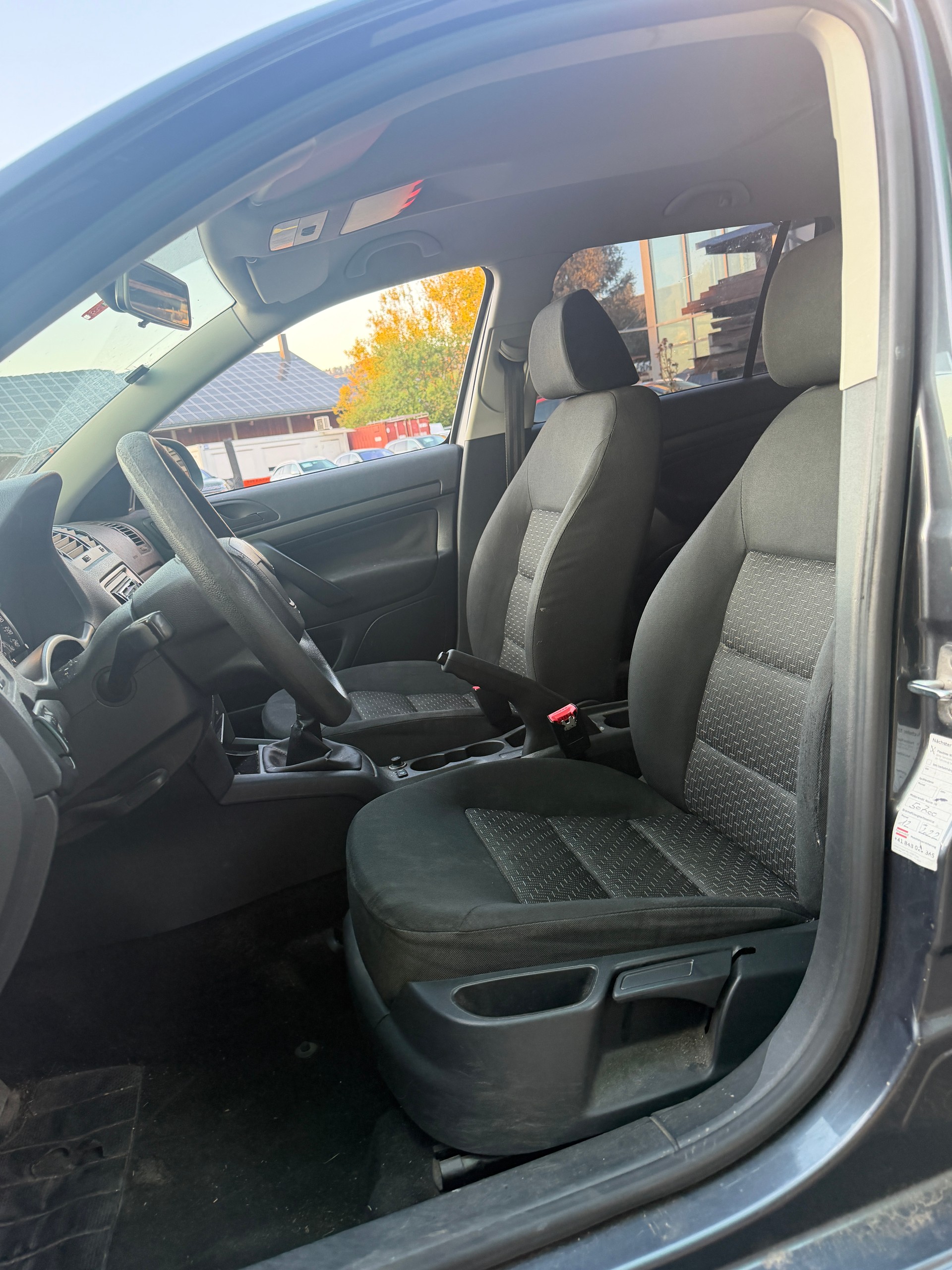 SKODA Octavia Combi 2.0 TDI Family-image-8