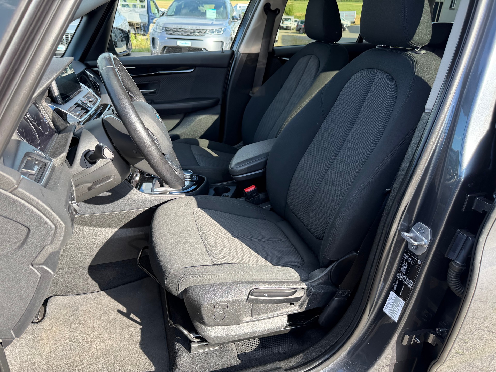 BMW 218i Gran Tourer DKG-image-11