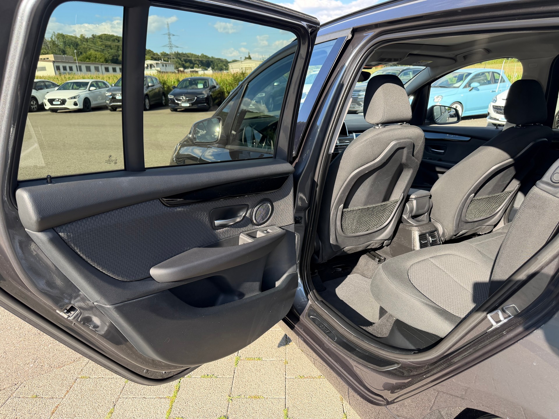 BMW 218i Gran Tourer DKG-image-12