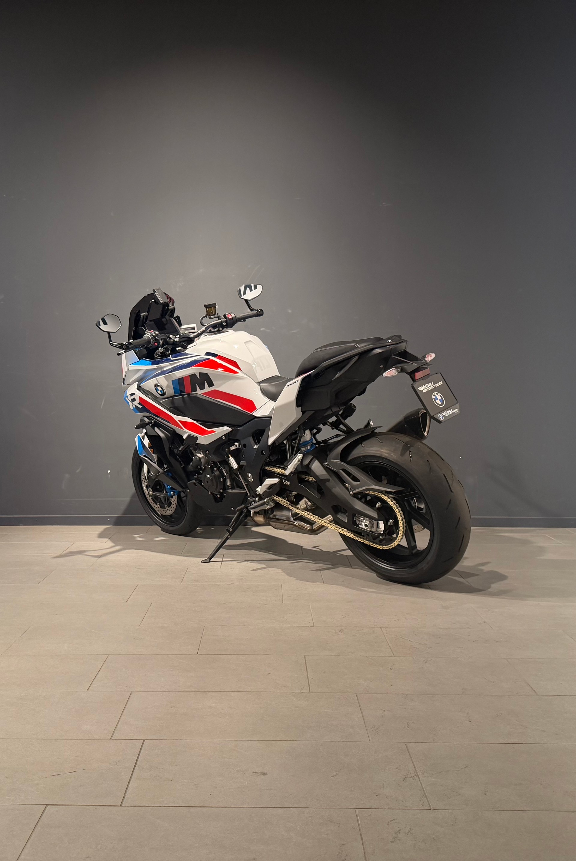 BMW M 1000 XR-image-4
