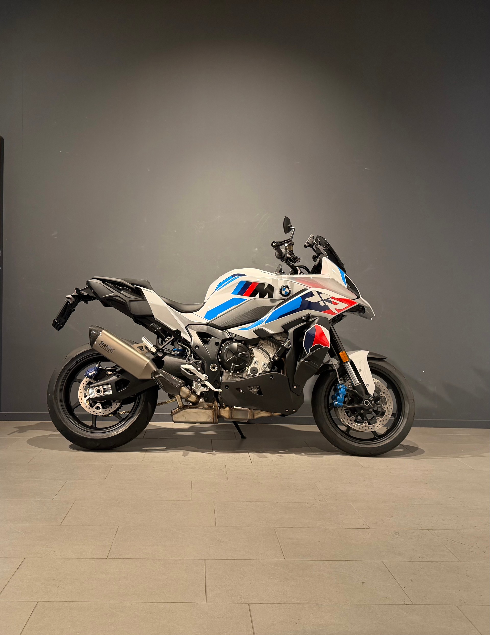 BMW M 1000 XR-image-6
