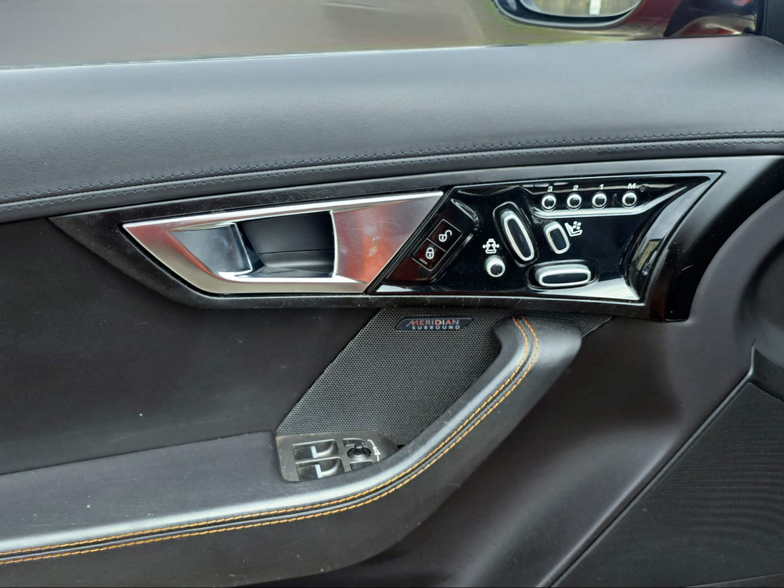 JAGUAR F-Type Convertible S 5.0 V8 S/C-image-15