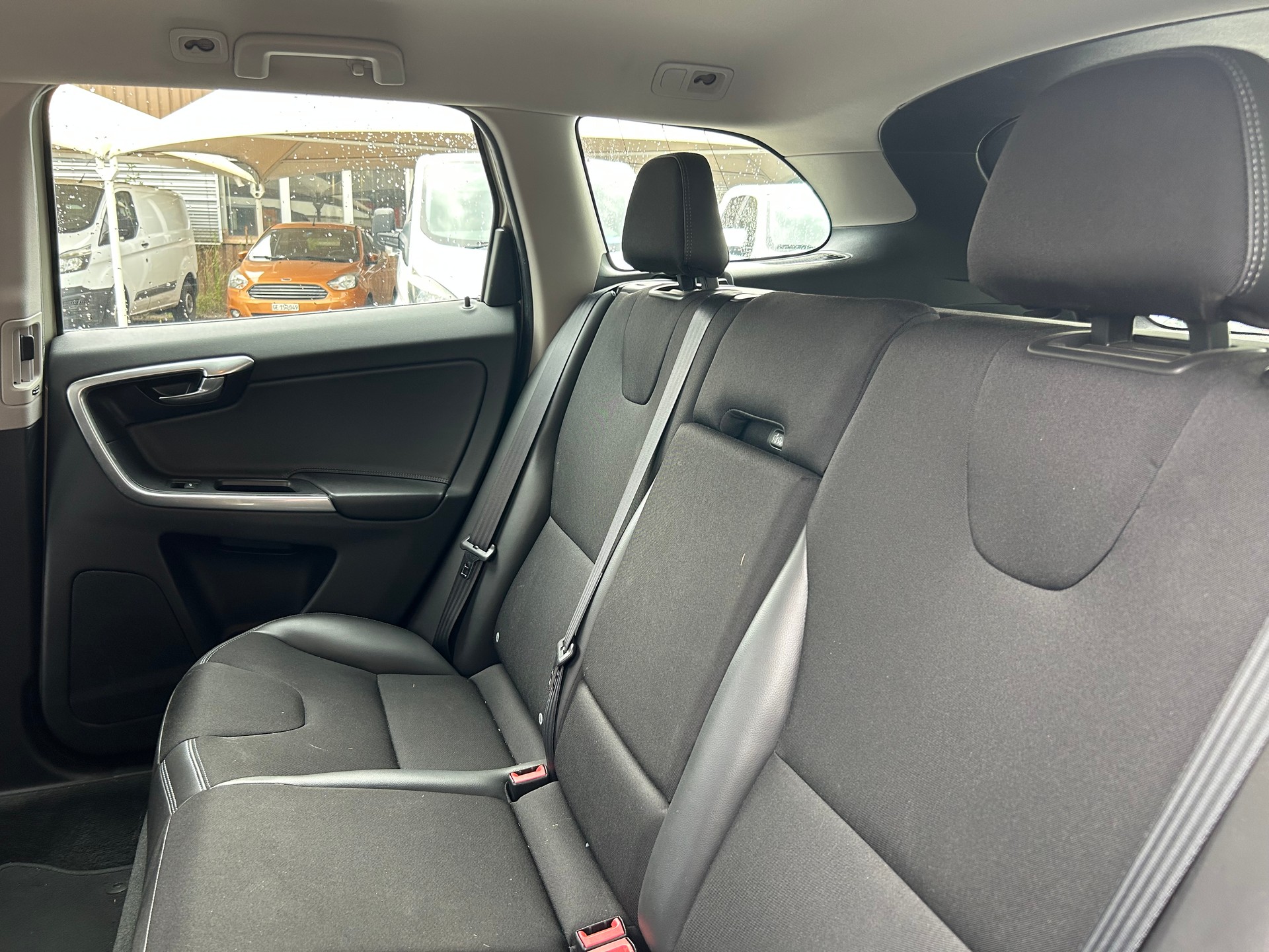 VOLVO XC60 D3 Momentum Geartronic-image-9