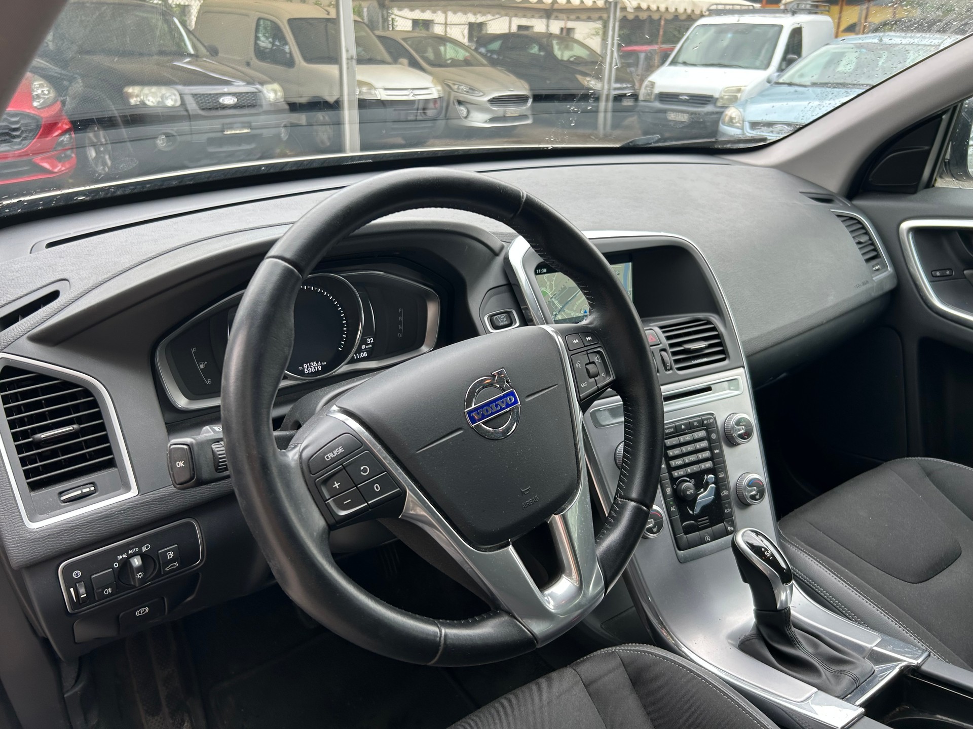 VOLVO XC60 D3 Momentum Geartronic-image-11