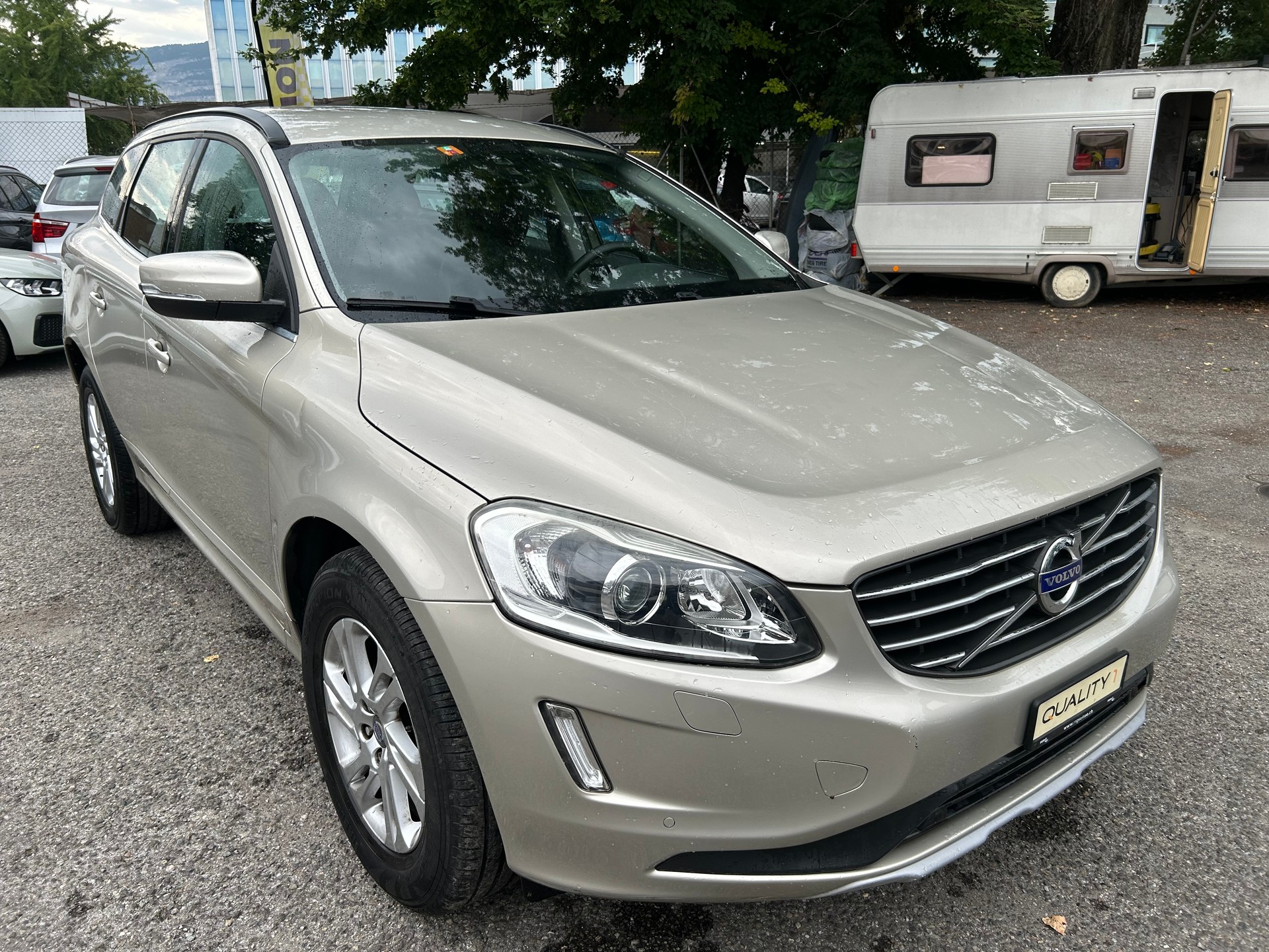 VOLVO XC60 D3 Momentum Geartronic-image-2