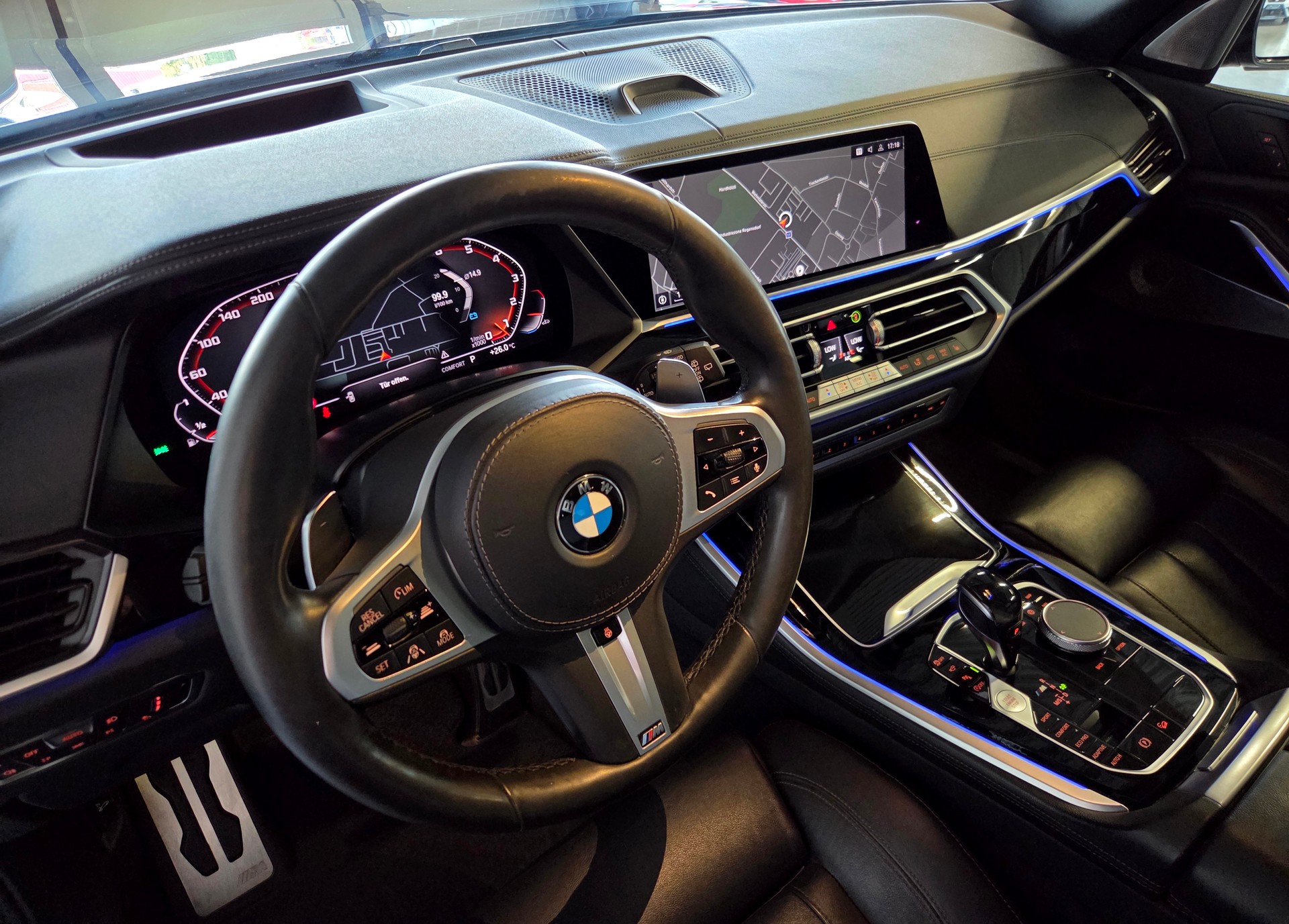 BMW X5 M50i xDrive-image-13