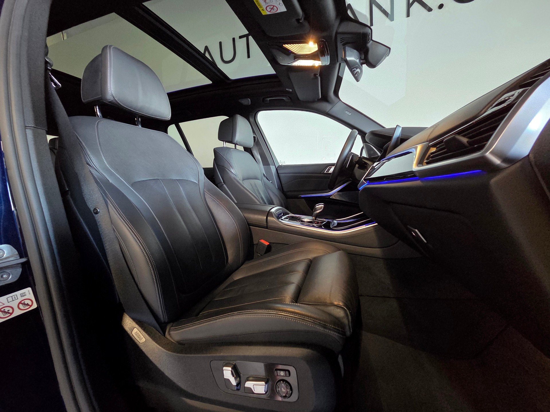 BMW X5 M50i xDrive-image-4