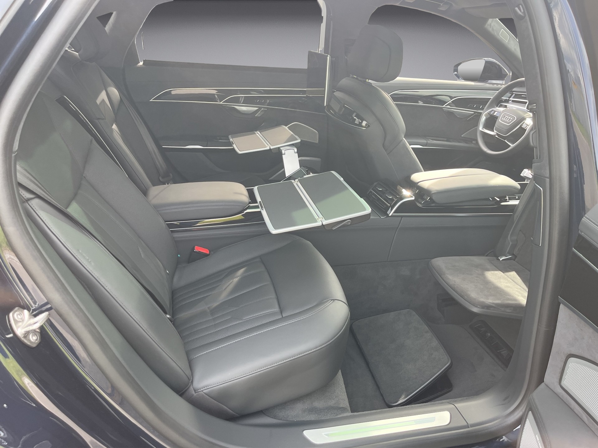 AUDI A8 60 L TFSI e quattro tiptronic*Vollausstattung, B&O Sound, Panodach, 4-Plätzer, (5-Jahre Garantie)-image-12