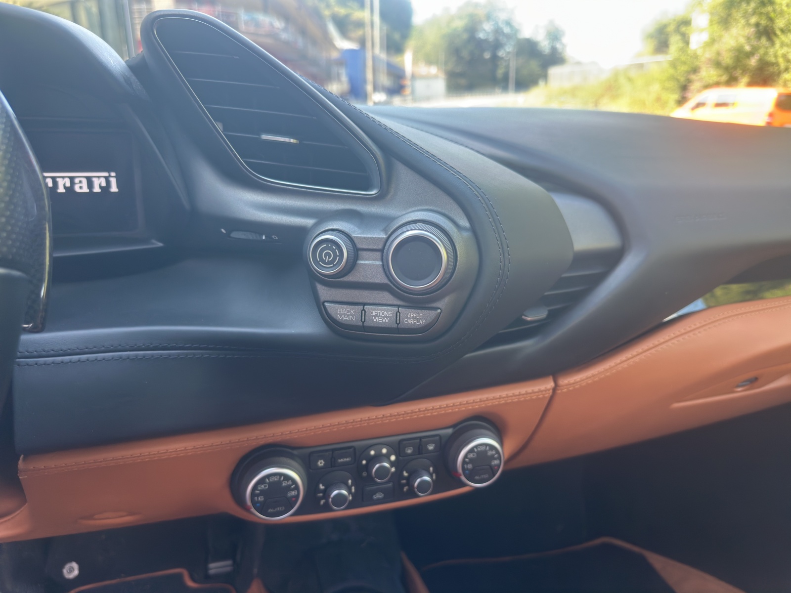 FERRARI 488 Spider 3.9 V8-image-14