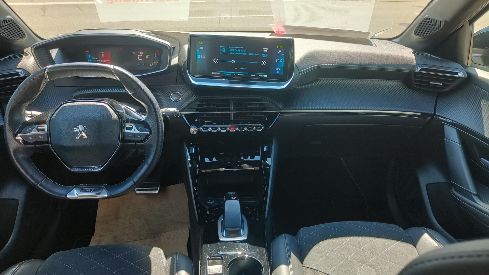 PEUGEOT 208 Elektrik GT Pack-image-10