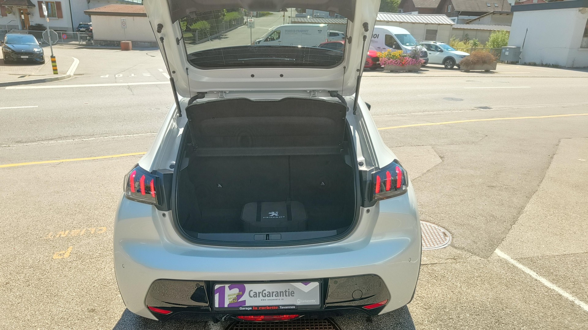 PEUGEOT 208 Elektrik GT Pack-image-9