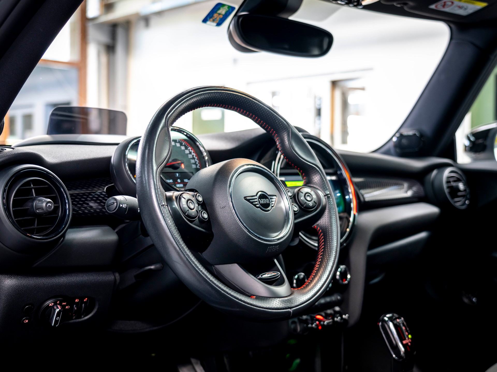 MINI Cooper John Cooper Works Steptronic-image-14