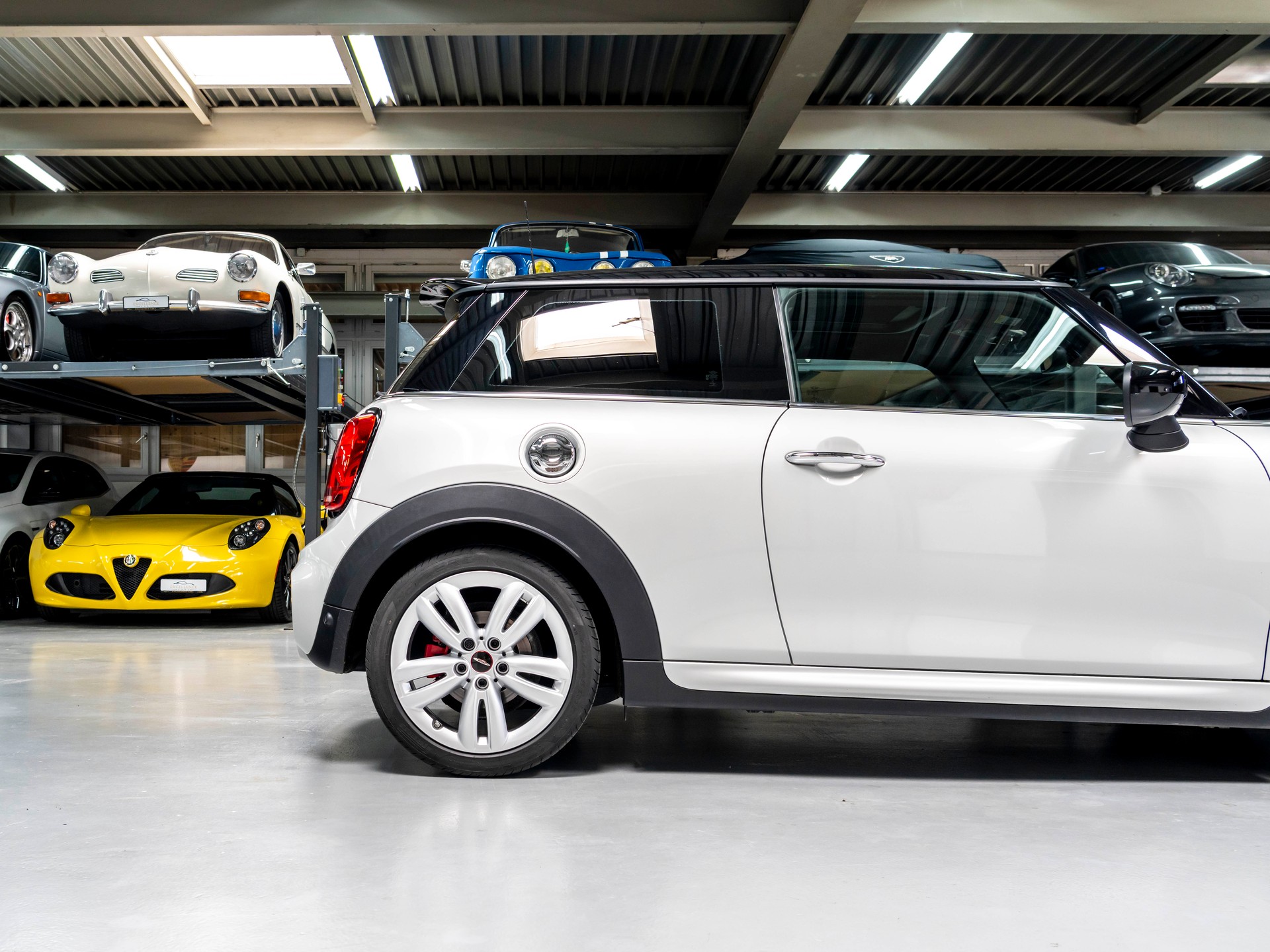 MINI Cooper John Cooper Works Steptronic-image-10