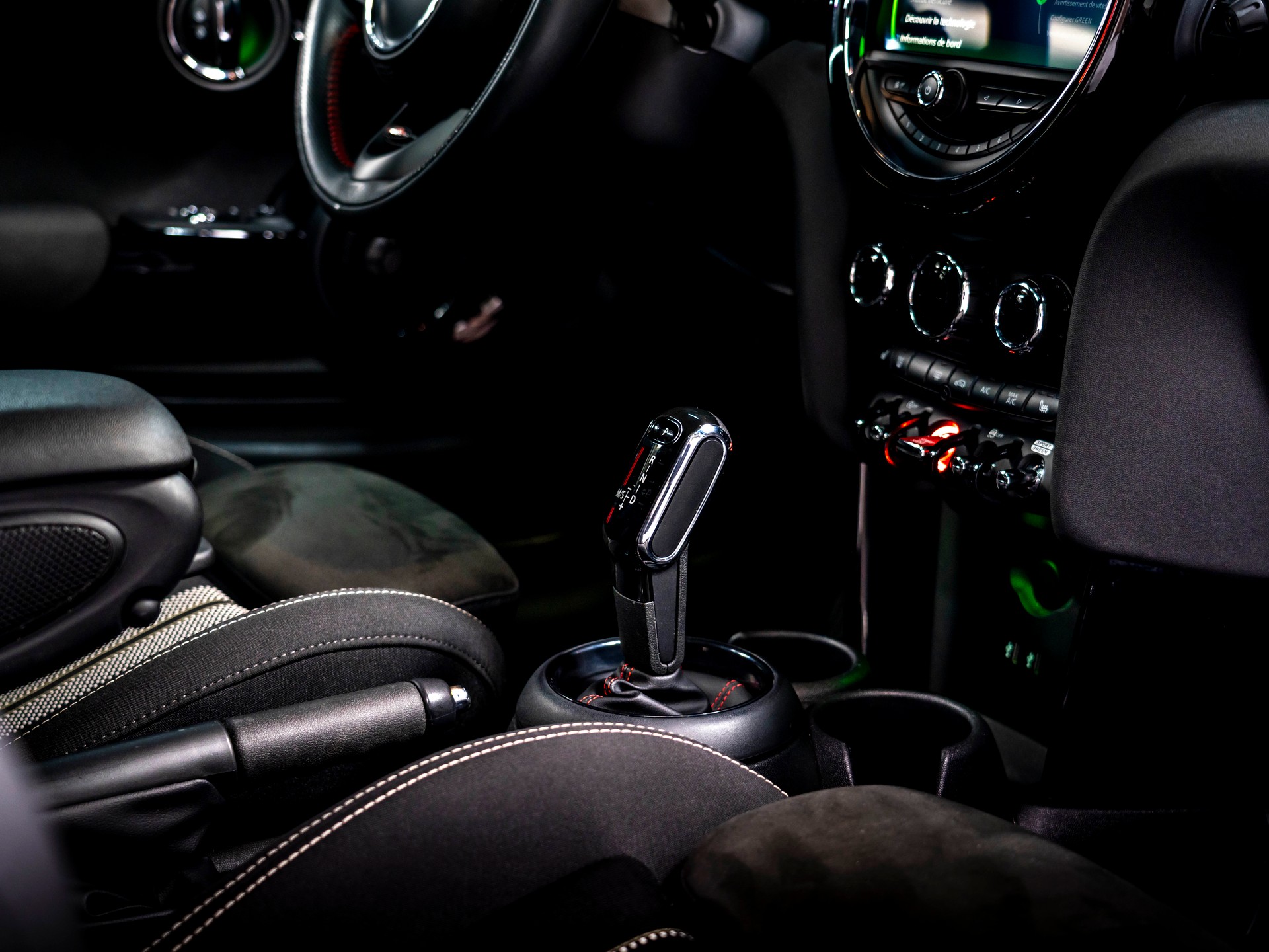 MINI Cooper John Cooper Works Steptronic-image-26