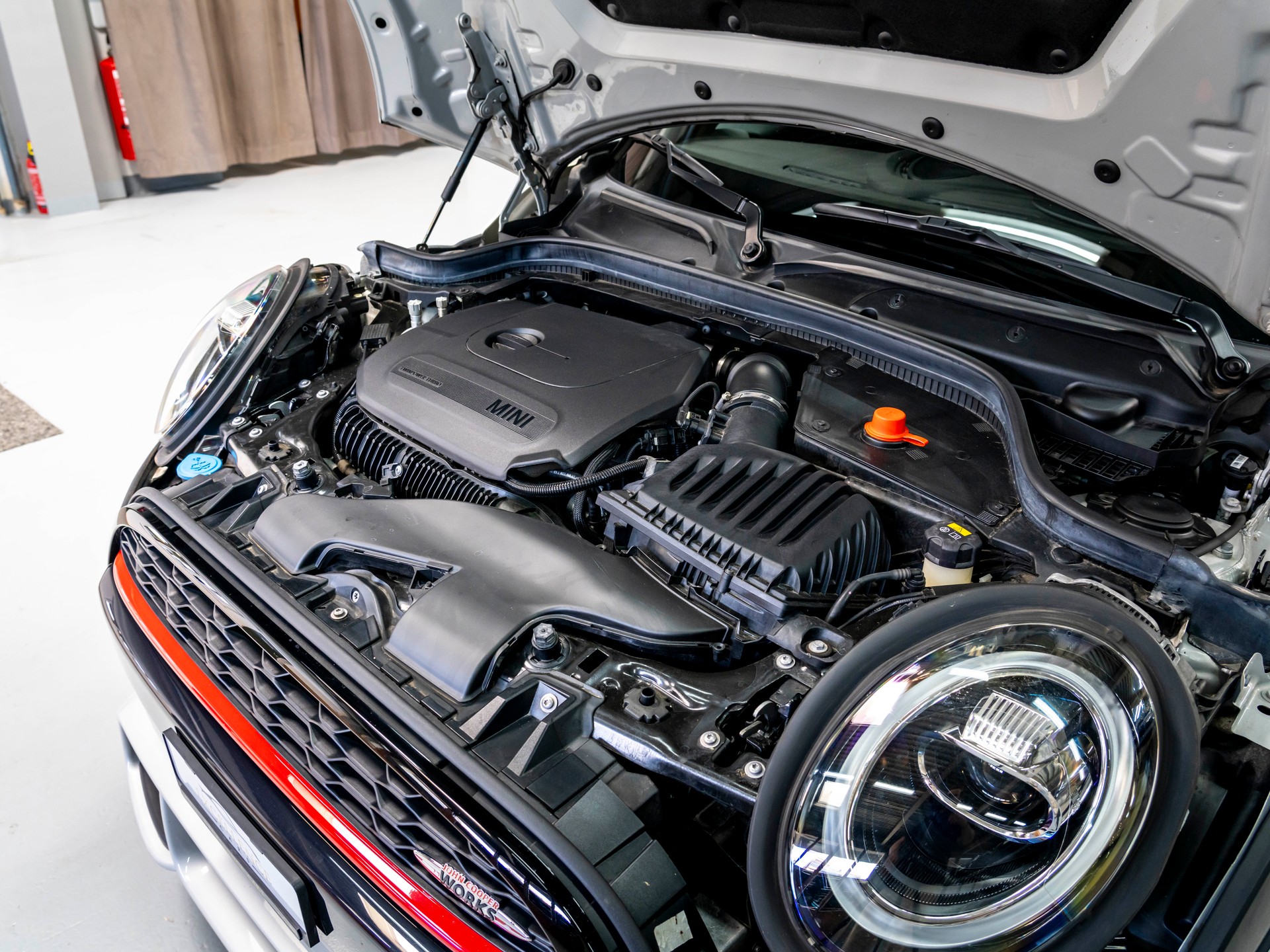 MINI Cooper John Cooper Works Steptronic-image-28