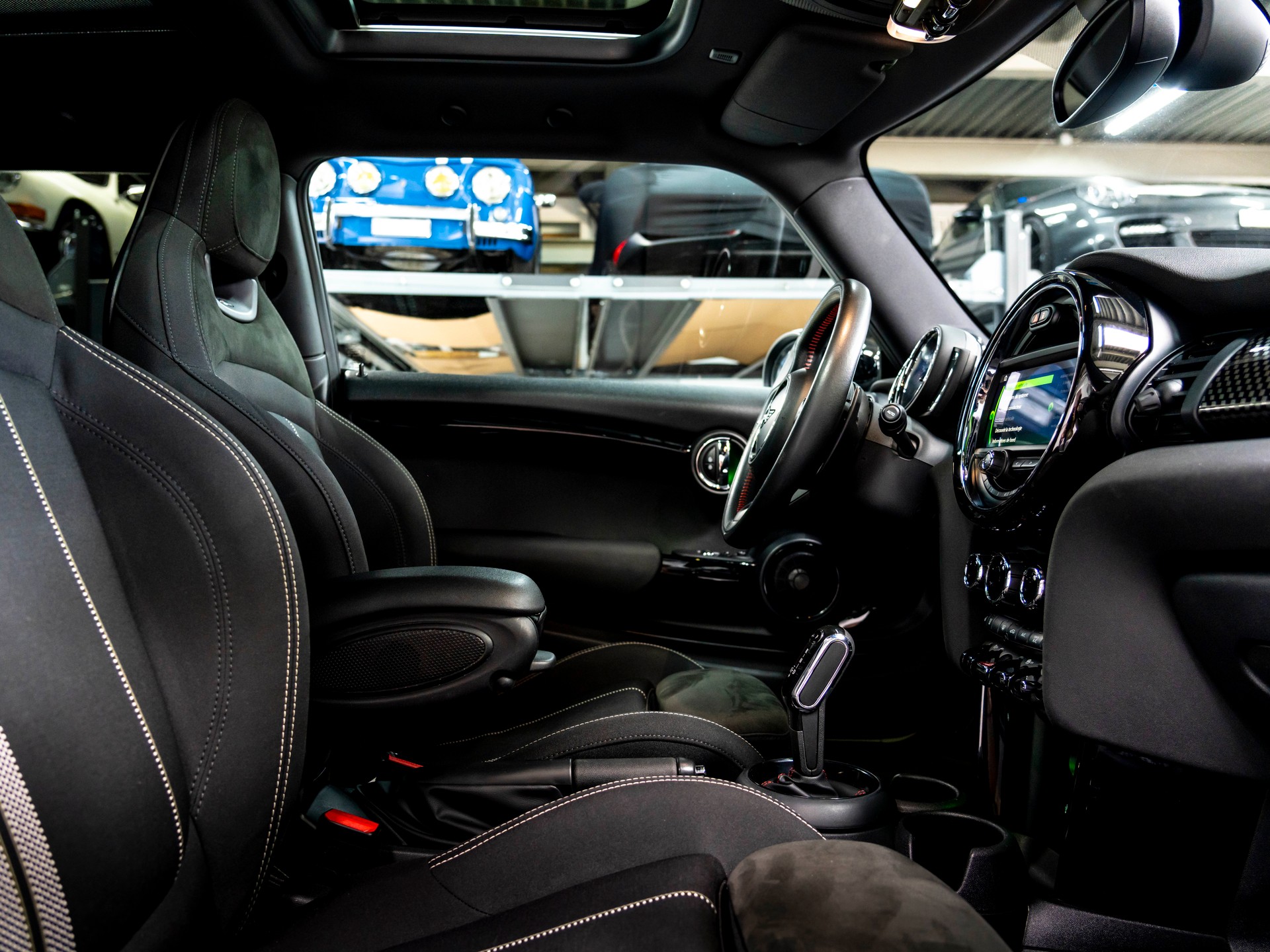MINI Cooper John Cooper Works Steptronic-image-24
