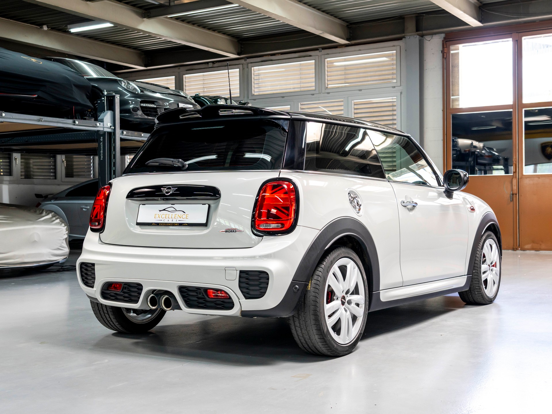 MINI Cooper John Cooper Works Steptronic-image-5