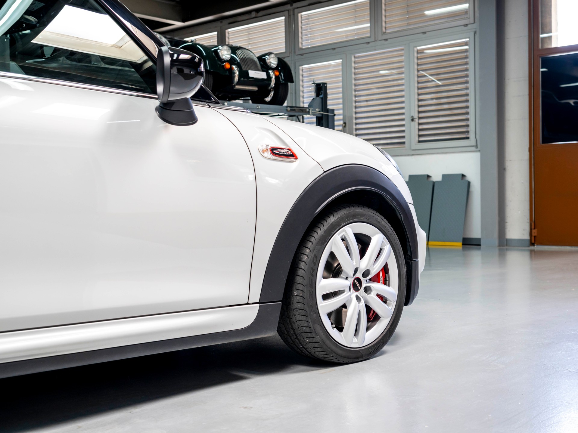 MINI Cooper John Cooper Works Steptronic-image-12