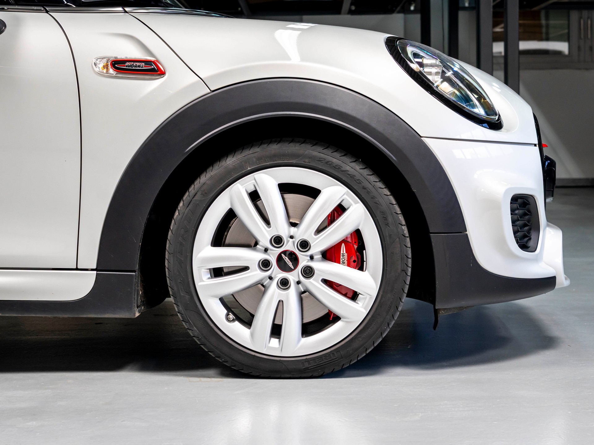 MINI Cooper John Cooper Works Steptronic-image-8