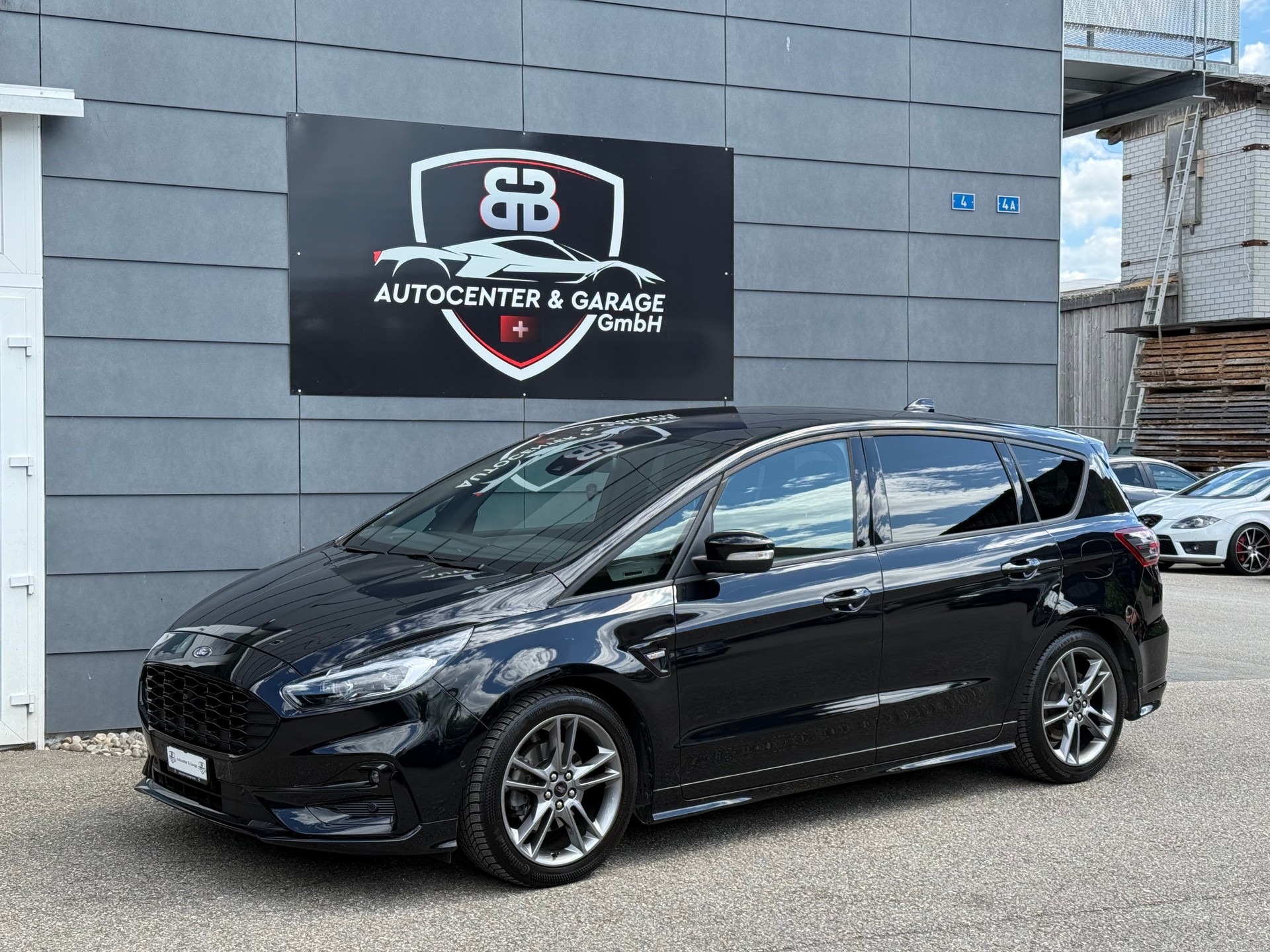 FORD S-Max 2.5 FHEV ST-Line 7-Plätzer-image-2