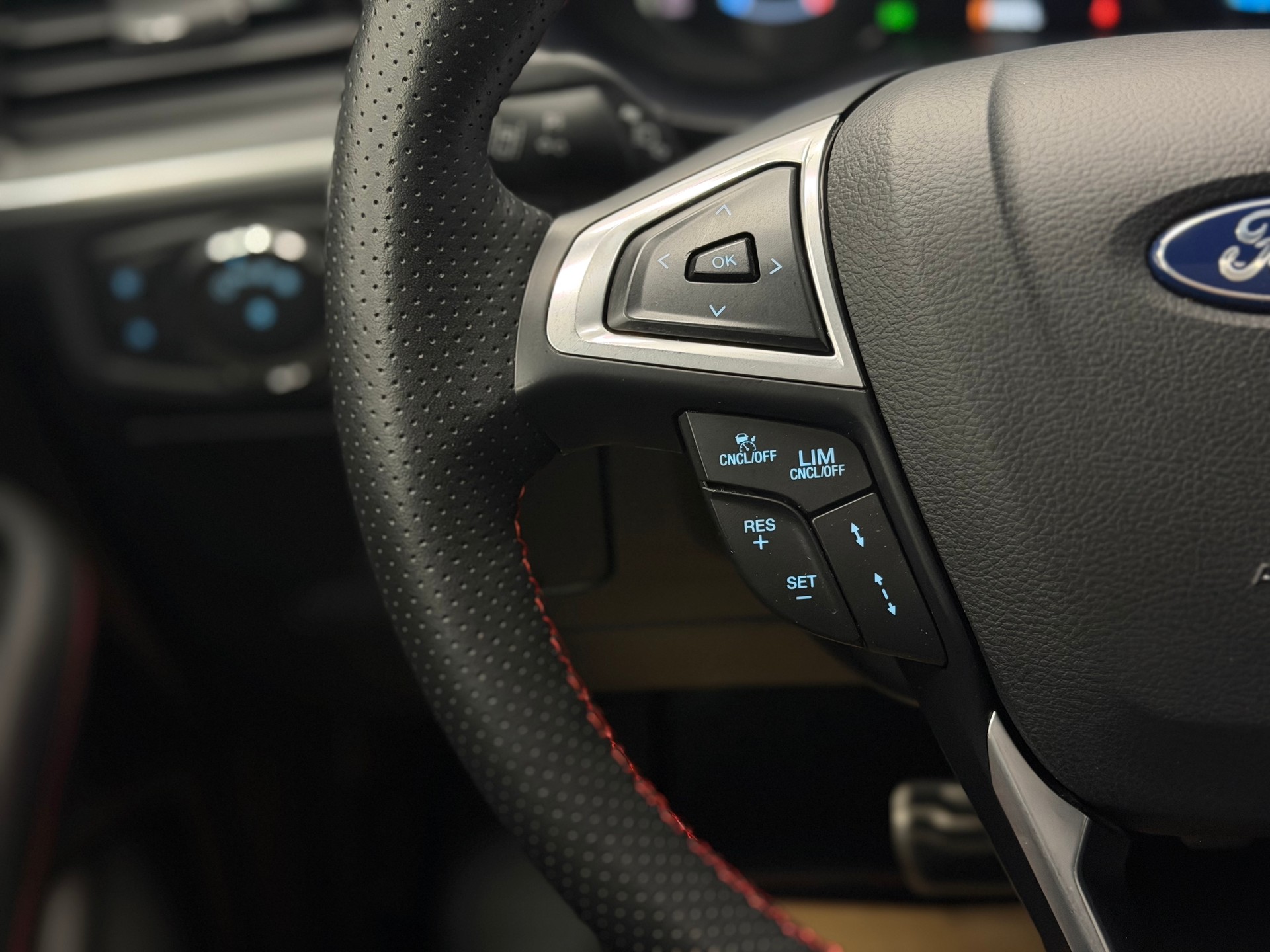 FORD S-Max 2.5 FHEV ST-Line 7-Plätzer-image-21