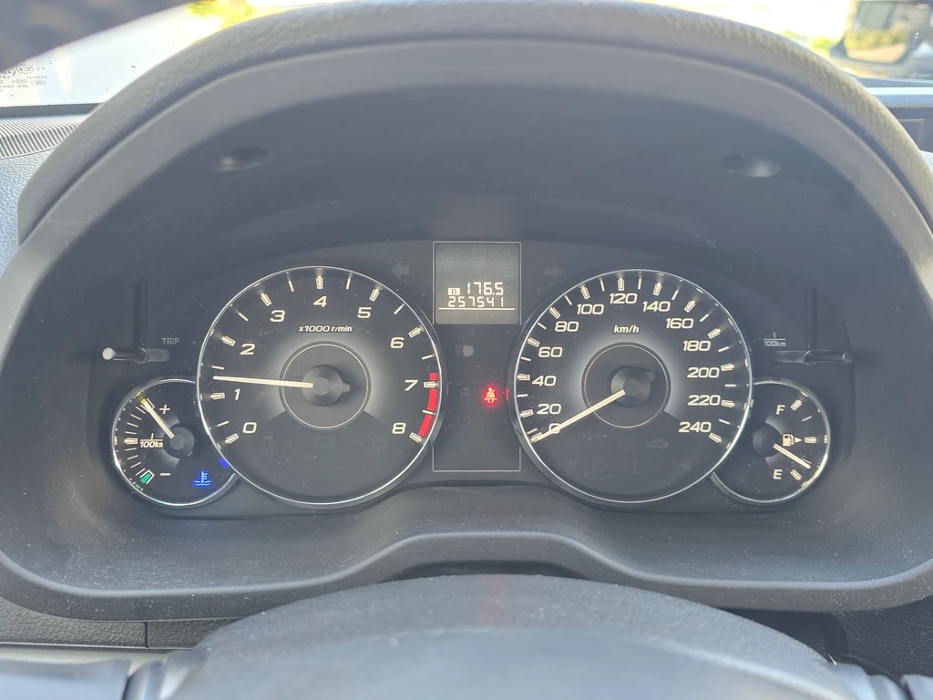 SUBARU Legacy 2.0i Swiss AWD-image-10