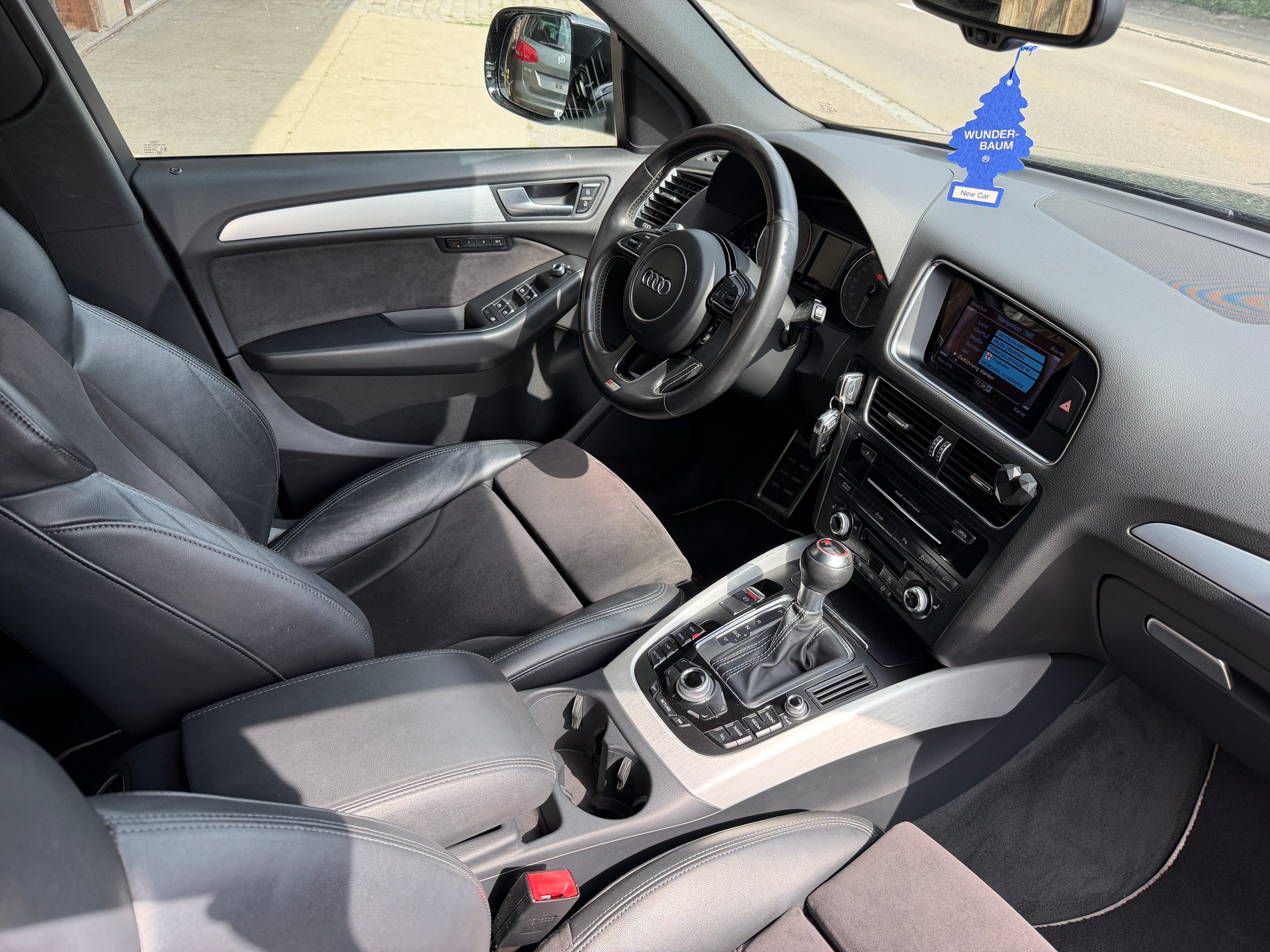 AUDI SQ5 3.0 TDI quattro tiptronic-image-9