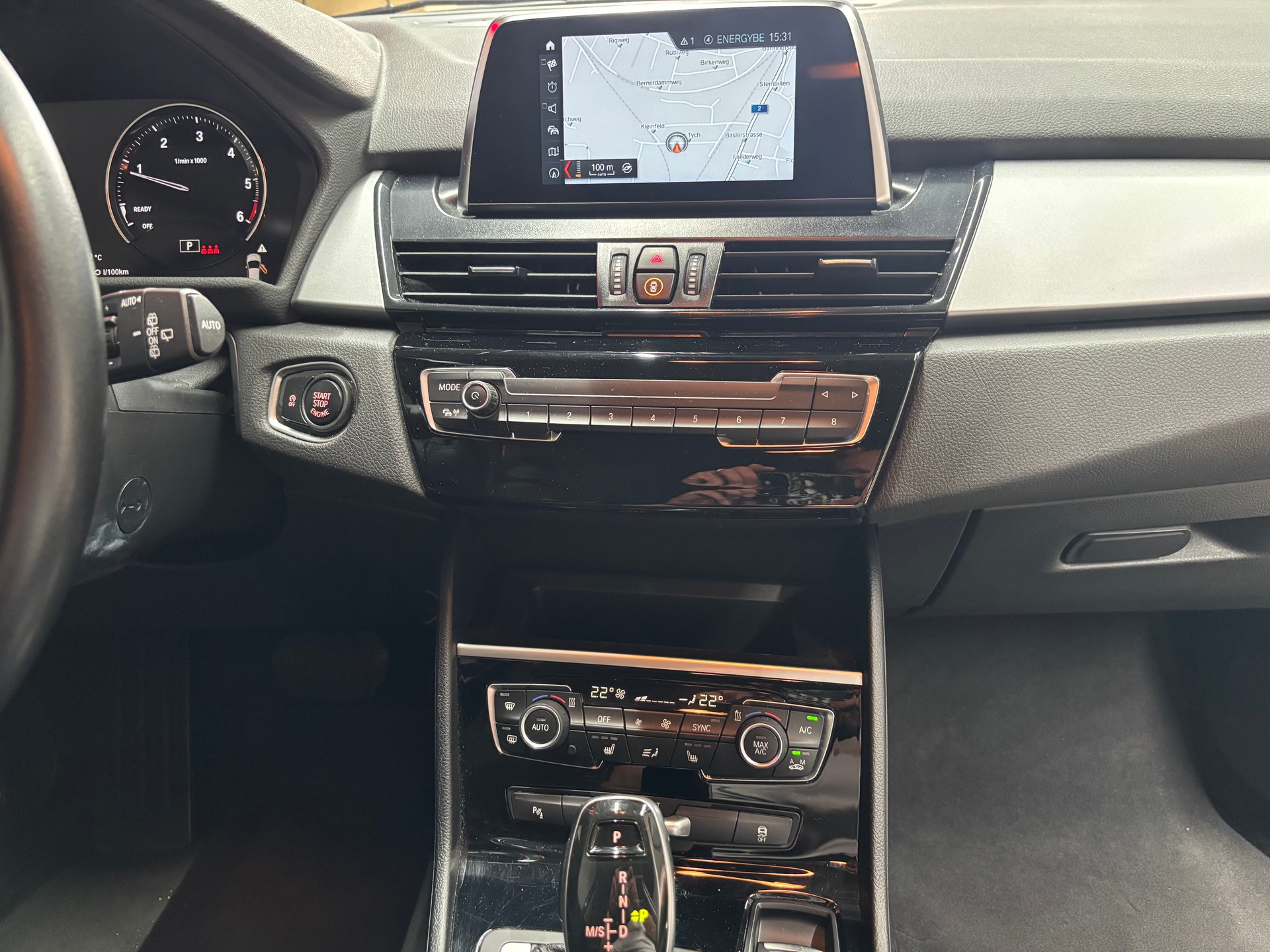 BMW 218d Gran Tourer Steptronic-image-10
