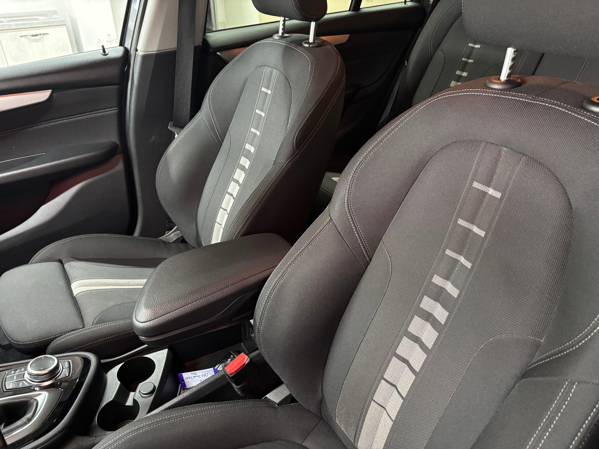 BMW 218d Gran Tourer Steptronic-image-6
