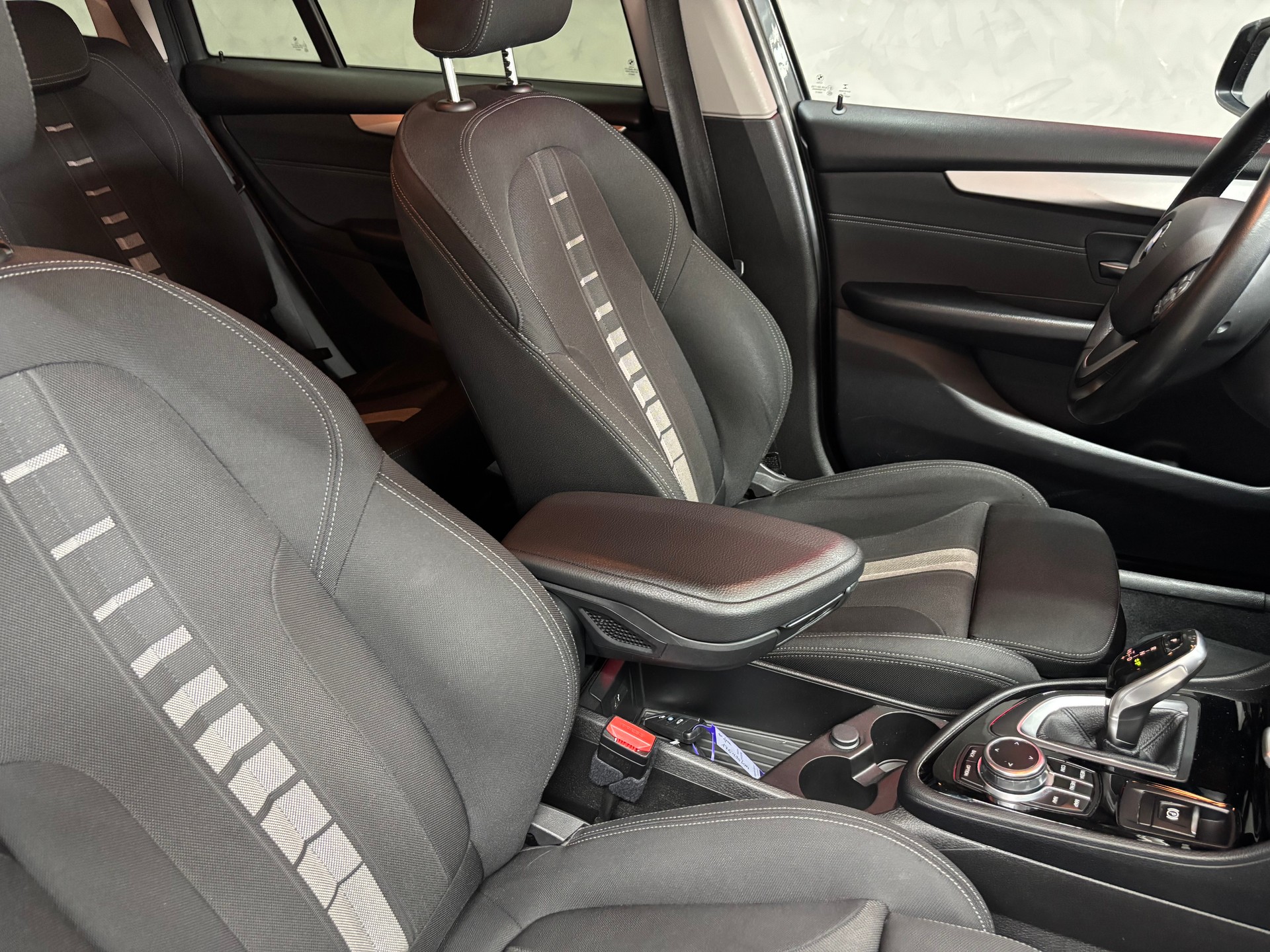 BMW 218d Gran Tourer Steptronic-image-9
