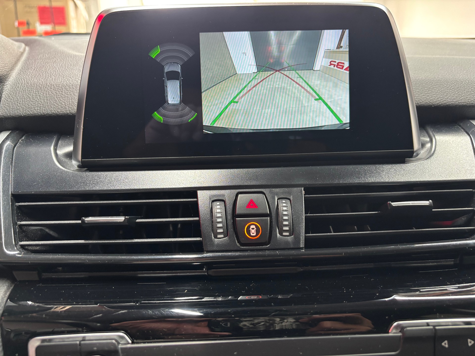 BMW 218d Gran Tourer Steptronic-image-11