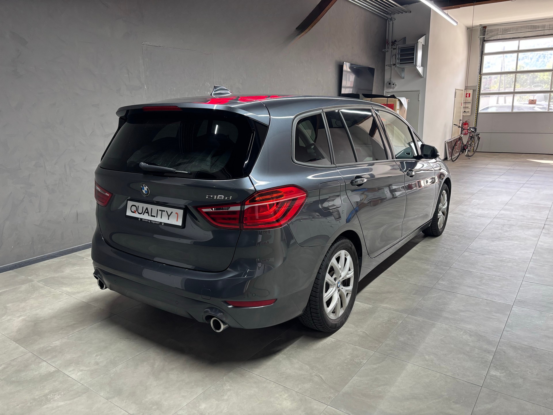 BMW 218d Gran Tourer Steptronic-image-3
