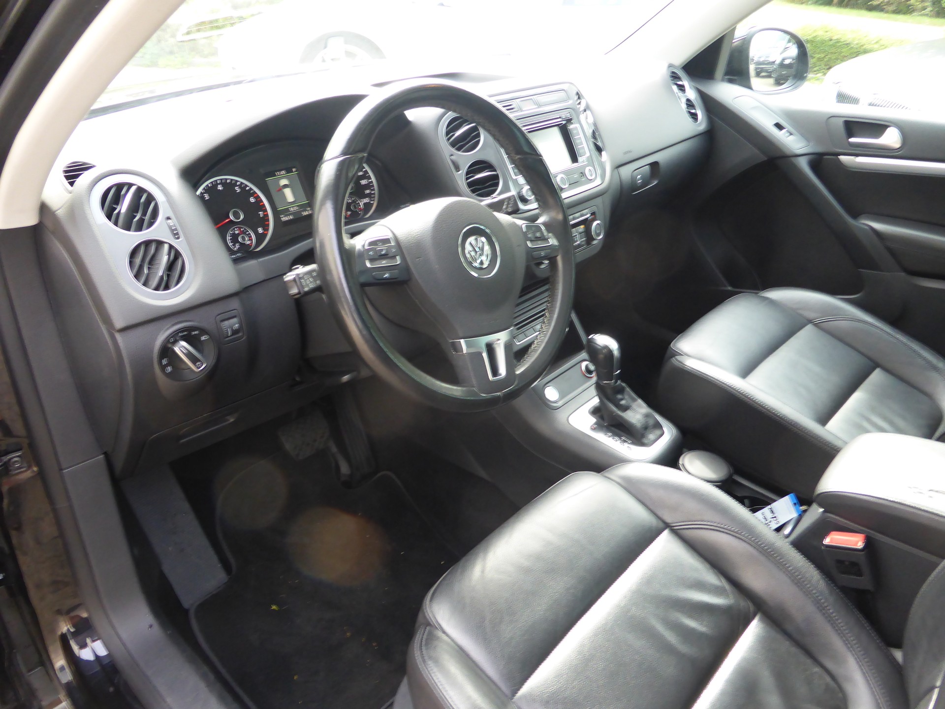 VW Tiguan 2.0 TSI Sport&Style 4Motion DSG-image-10