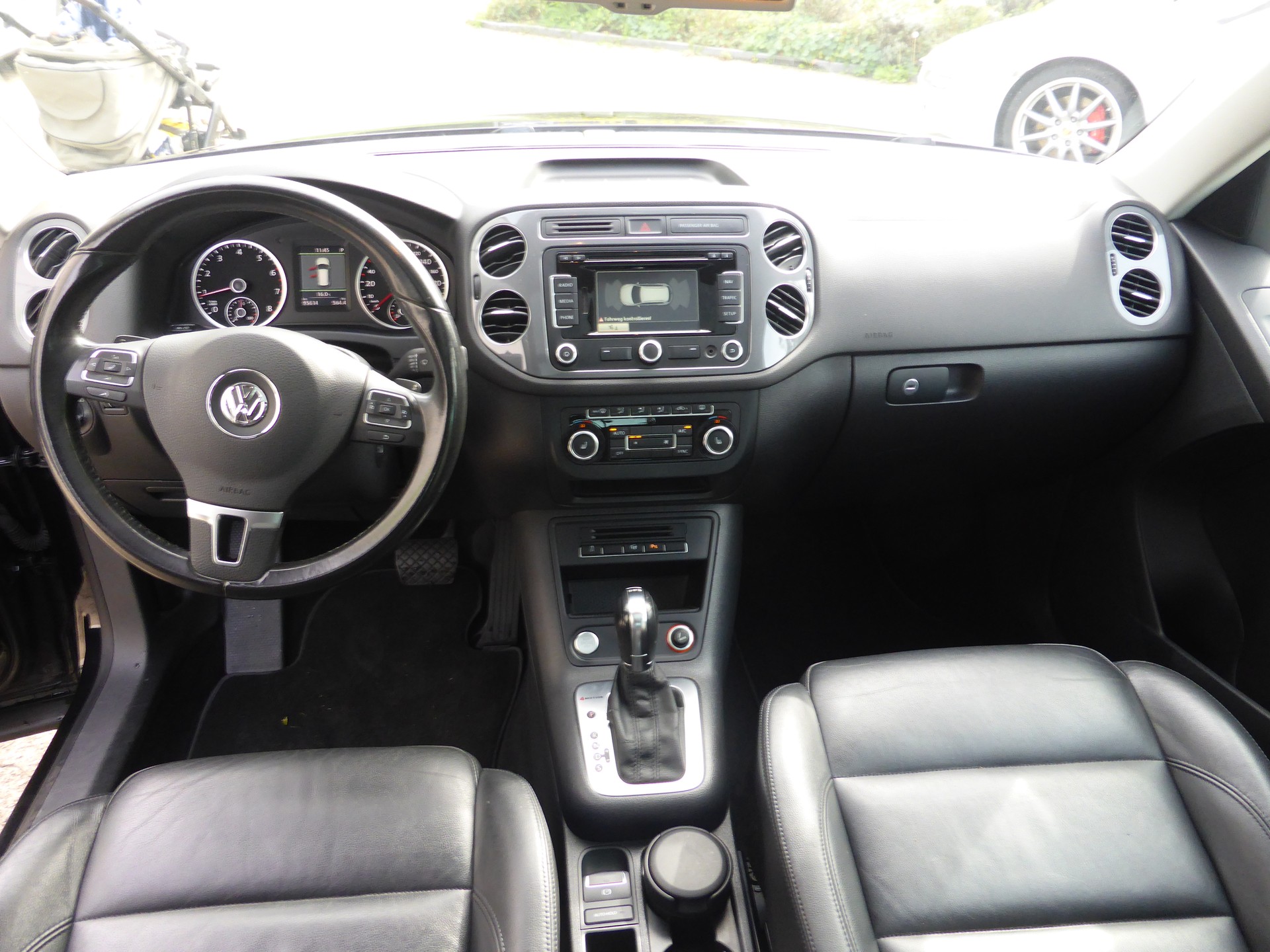 VW Tiguan 2.0 TSI Sport&Style 4Motion DSG-image-11