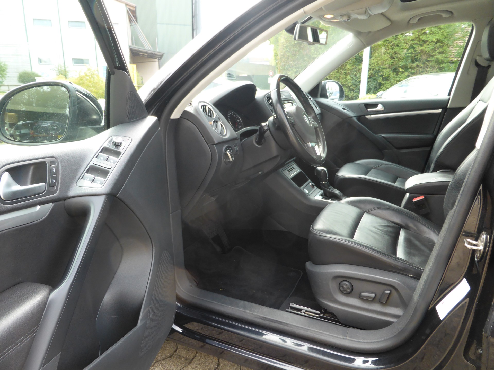VW Tiguan 2.0 TSI Sport&Style 4Motion DSG-image-9