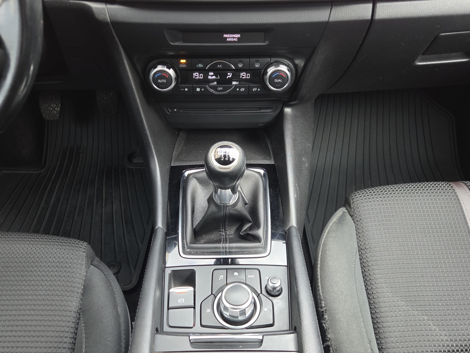 Image MAZDA 3 3 SKYACTIV-G 100 Ambition