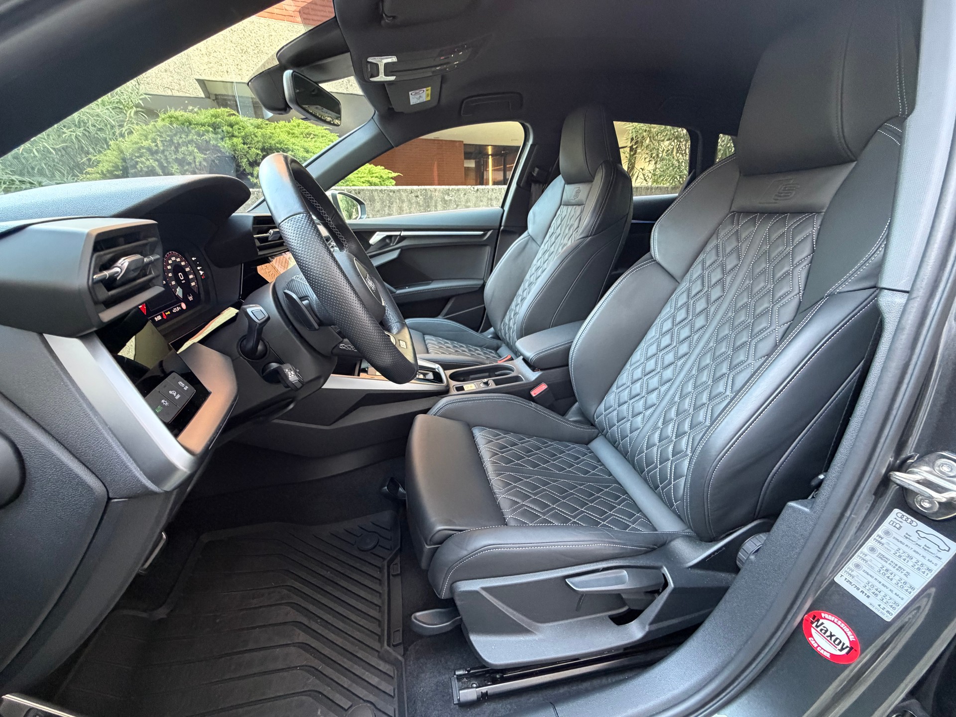 AUDI S3 Sportback 2.0 TFSI quattro S-tronic-image-7