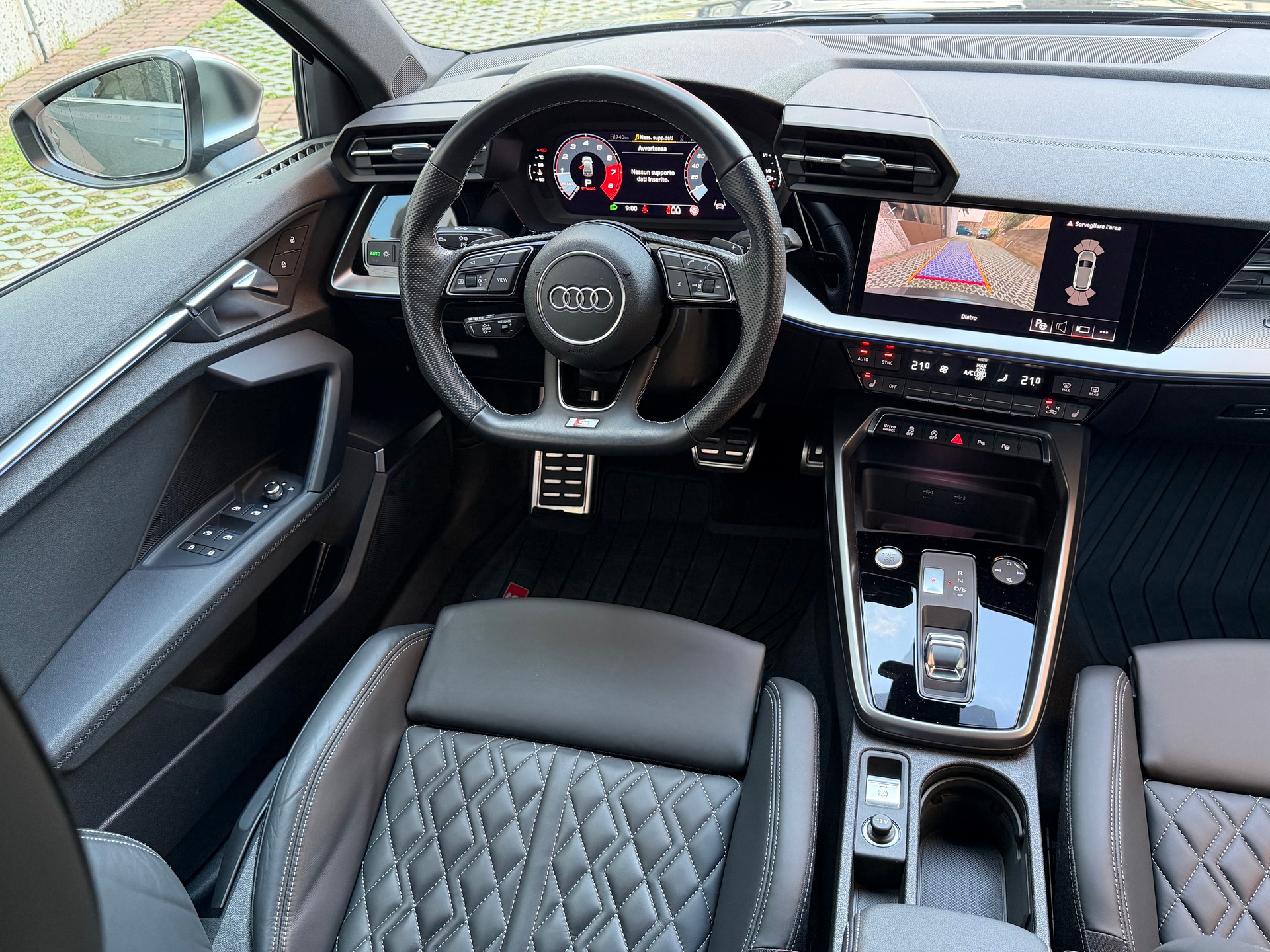 AUDI S3 Sportback 2.0 TFSI quattro S-tronic-image-9