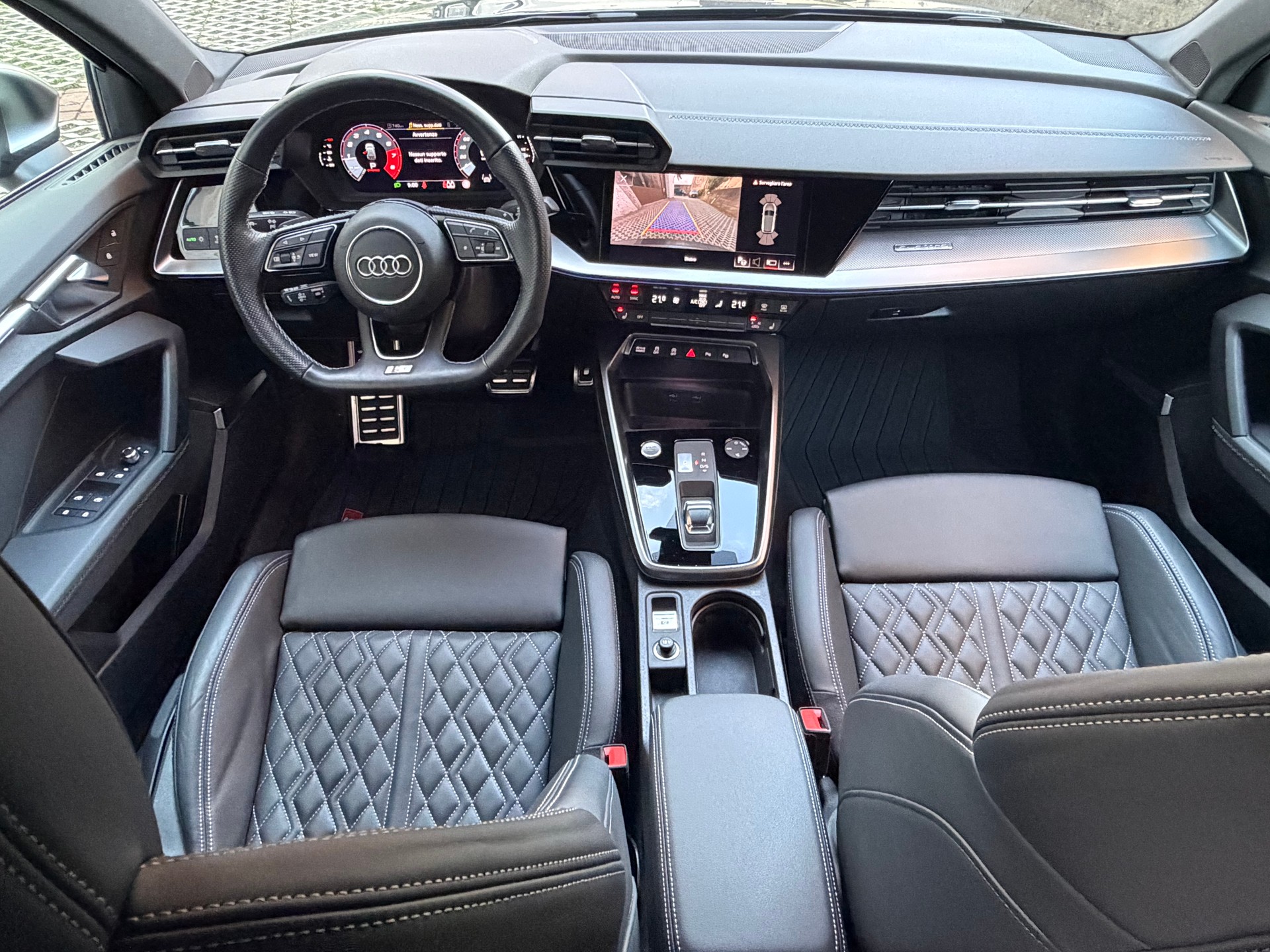 AUDI S3 Sportback 2.0 TFSI quattro S-tronic-image-8